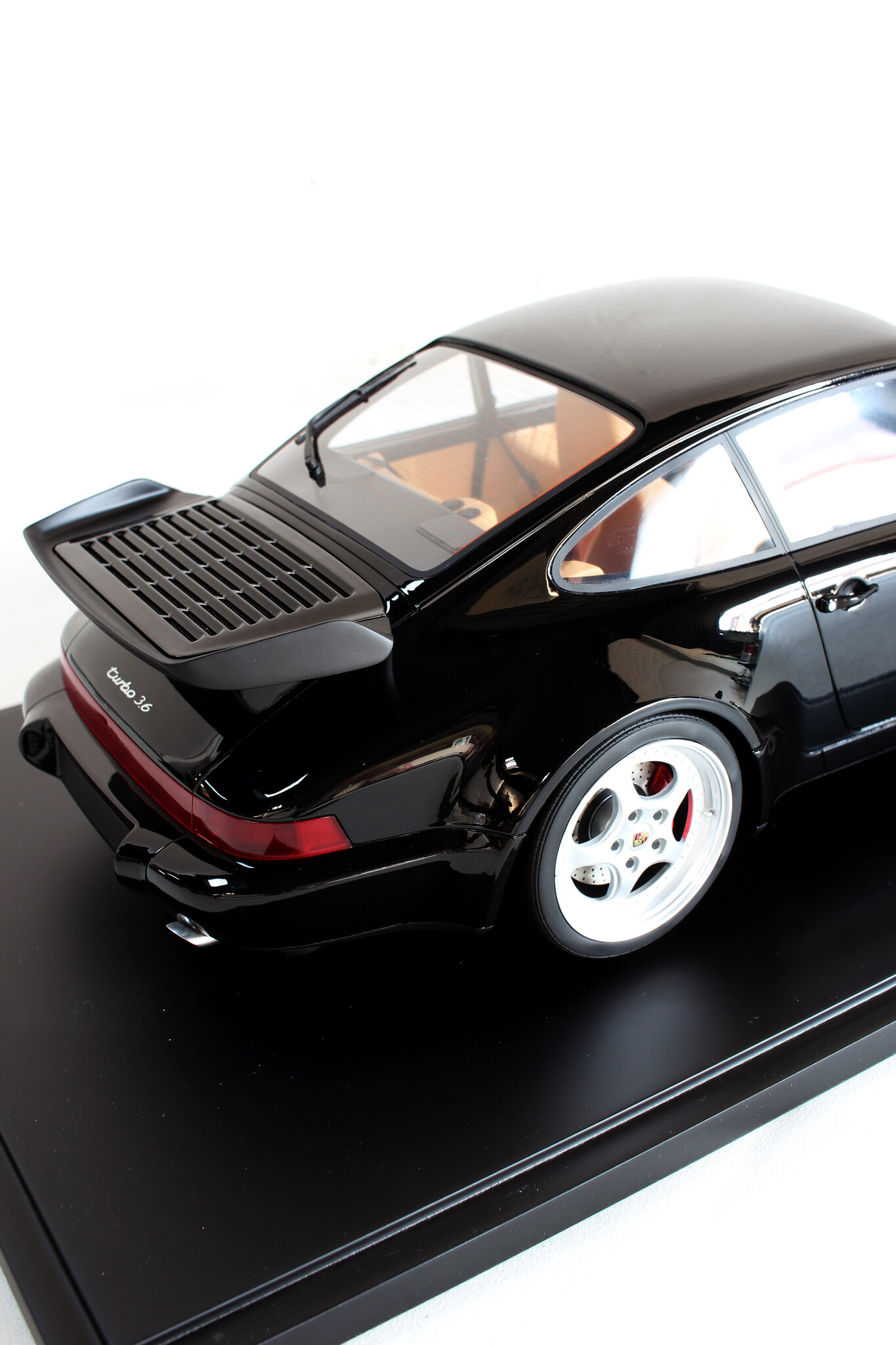 Porsche 964