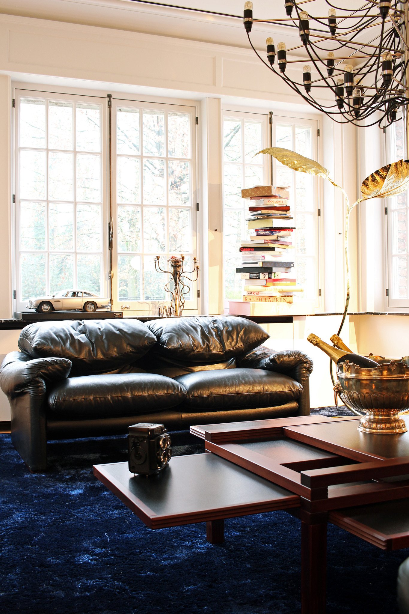 Vintage Cassina Maralunga salon in black leather.