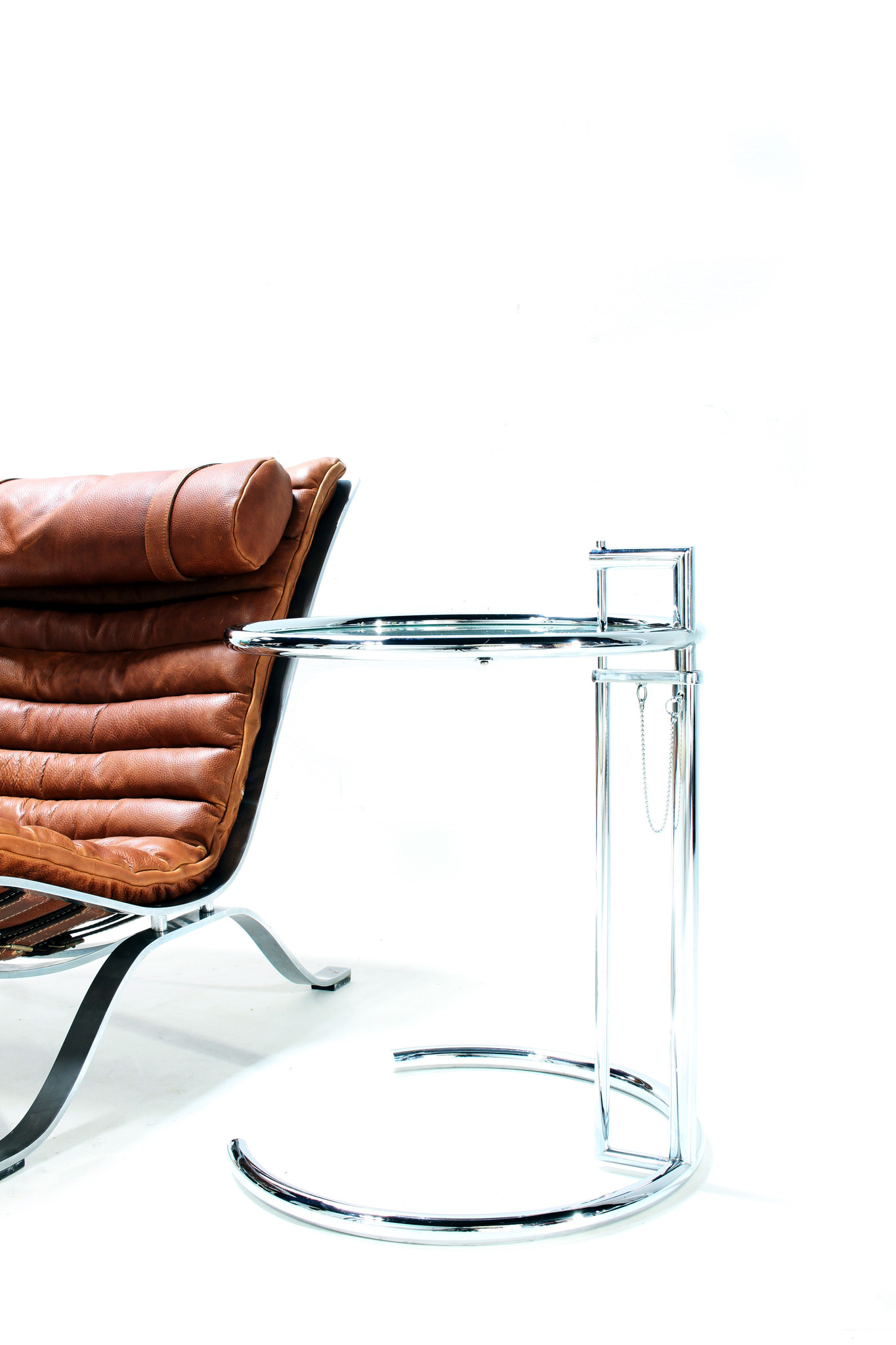 Eileen Gray side table in chrome