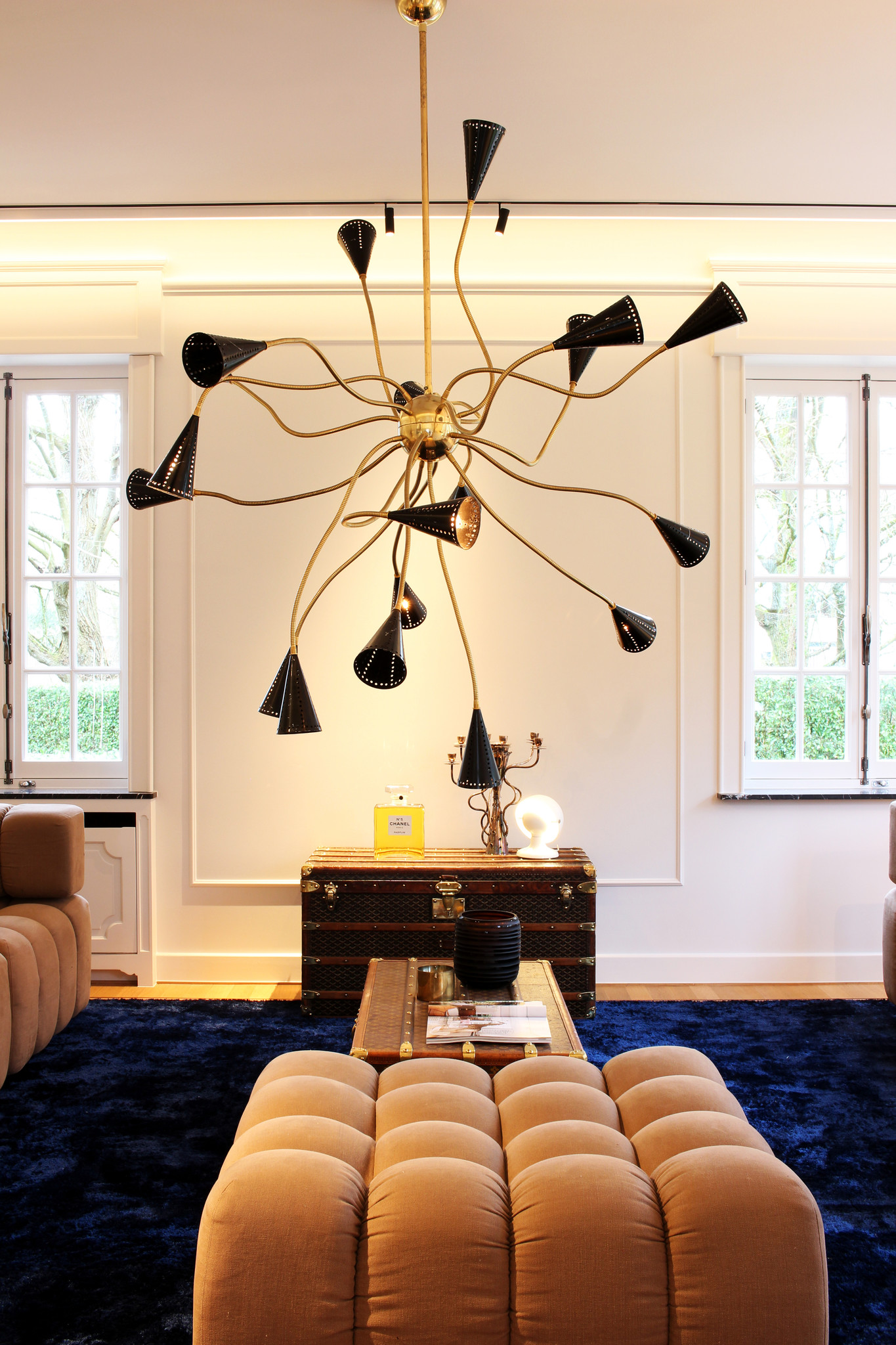 Hip sputnik chandelier with moving arms