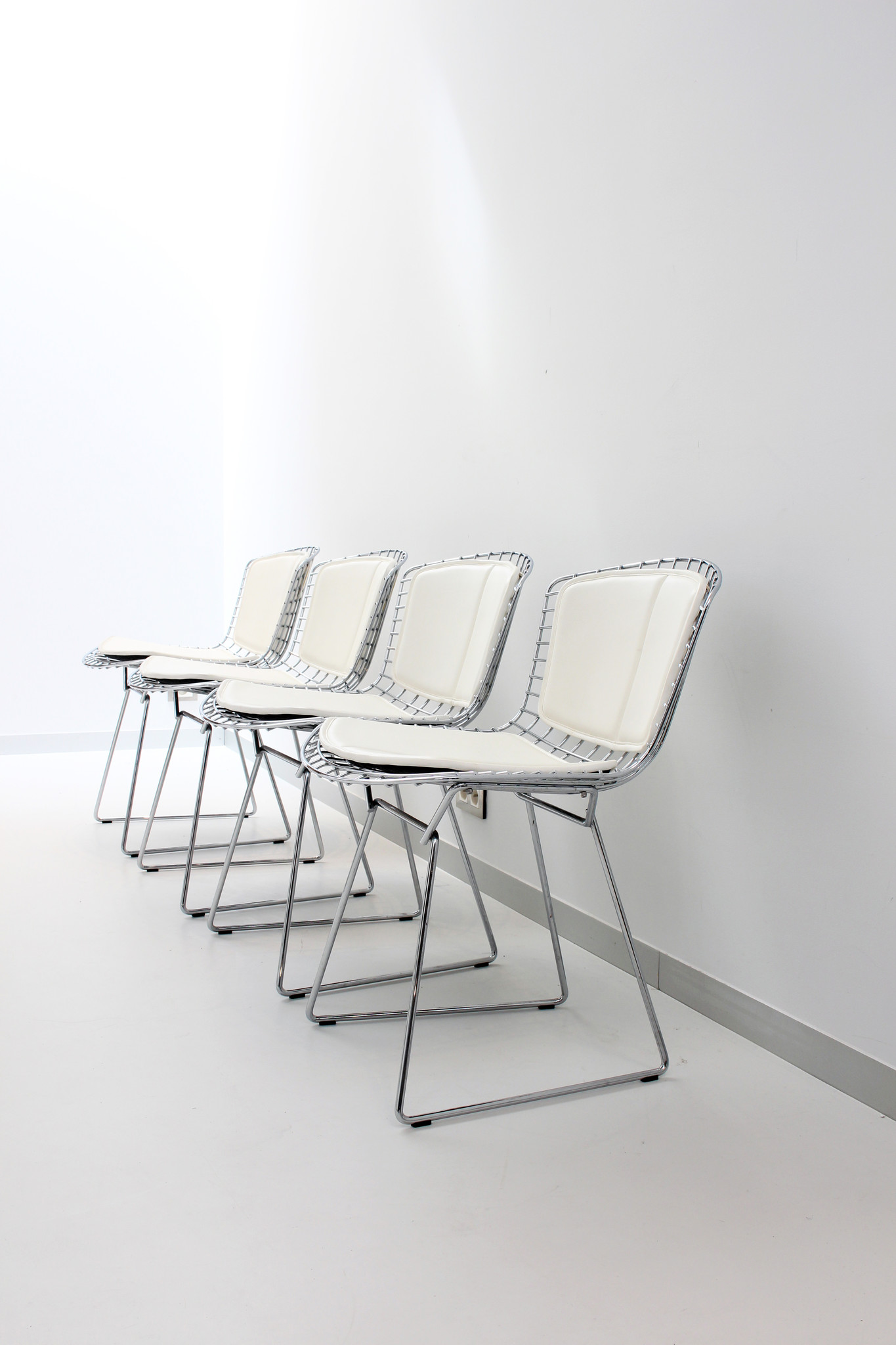 4 Bertoia stoelen door Harry Bertoia voor Knoll