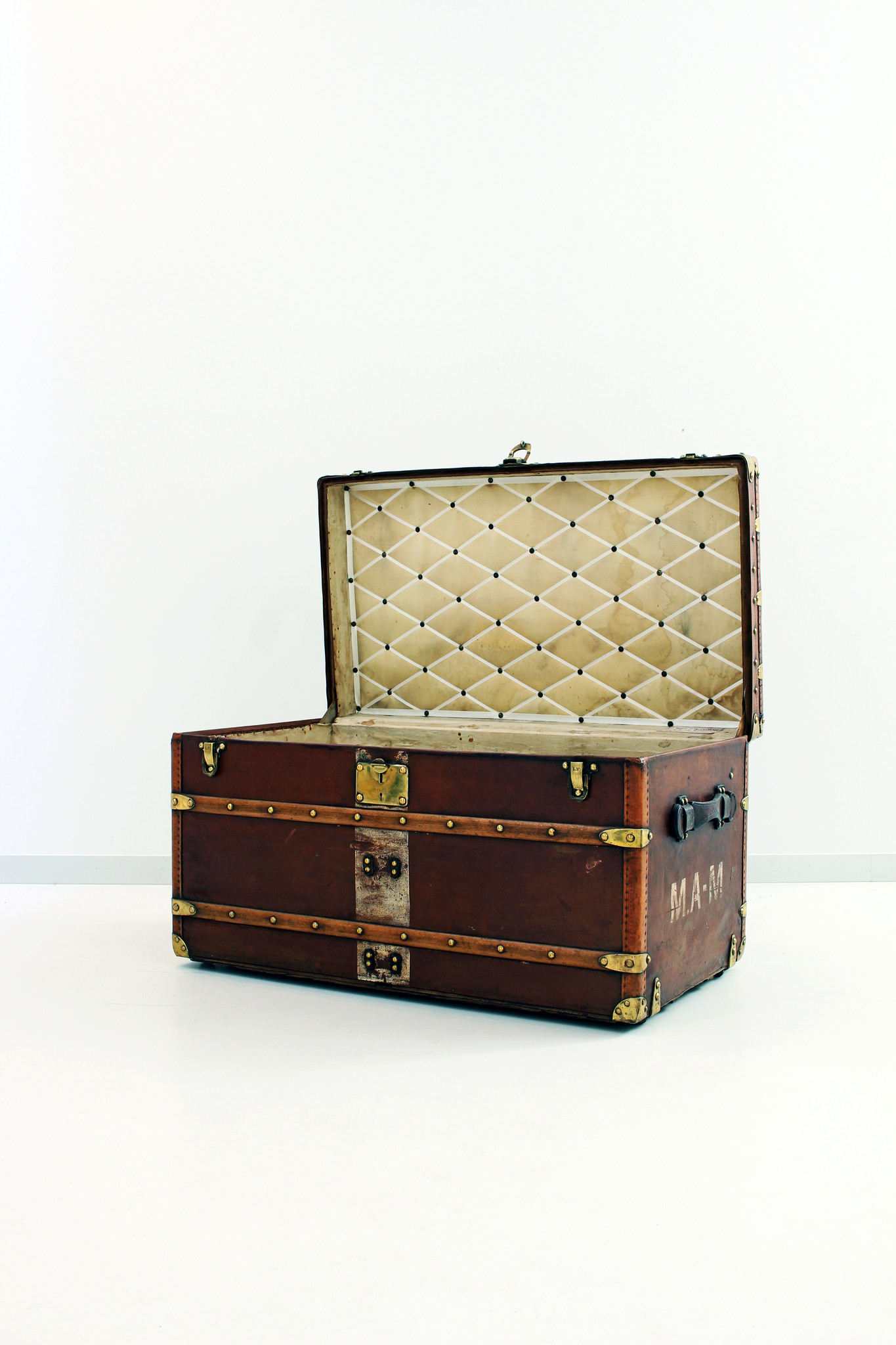 Old Louis Vuitton suitcase cavas 1920 - WAUWSHOP Belgium