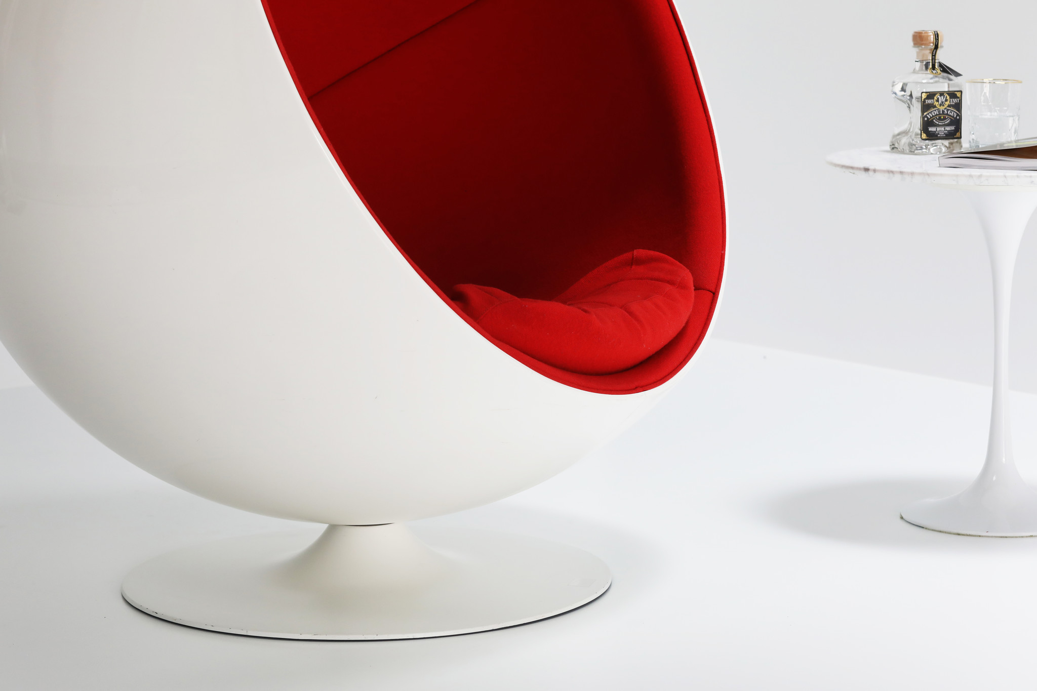 CHAISE BALL EERO AARNIO PAR ADELTA