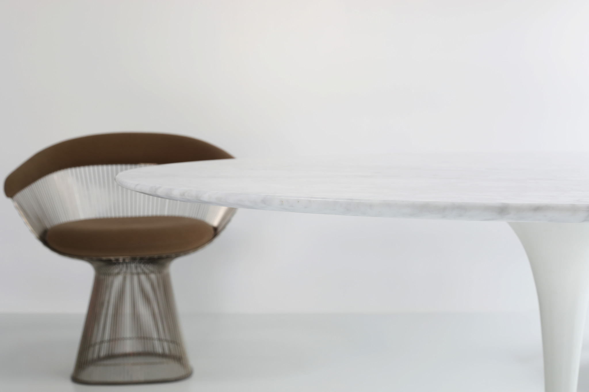 Marmeren Knoll tulip tafel ontworpen door Eero Saarinen