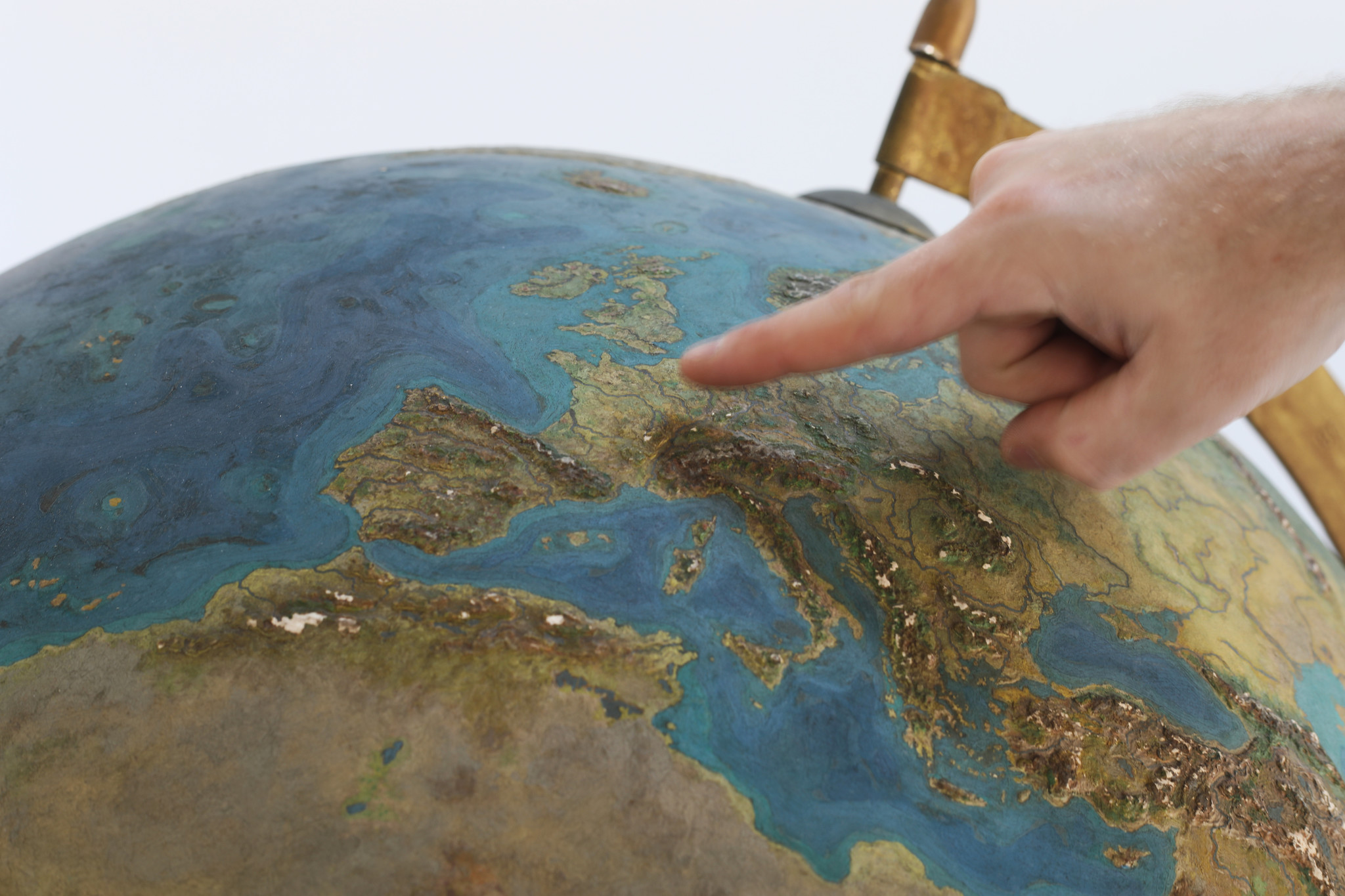 Exceptionally large globe, 1950