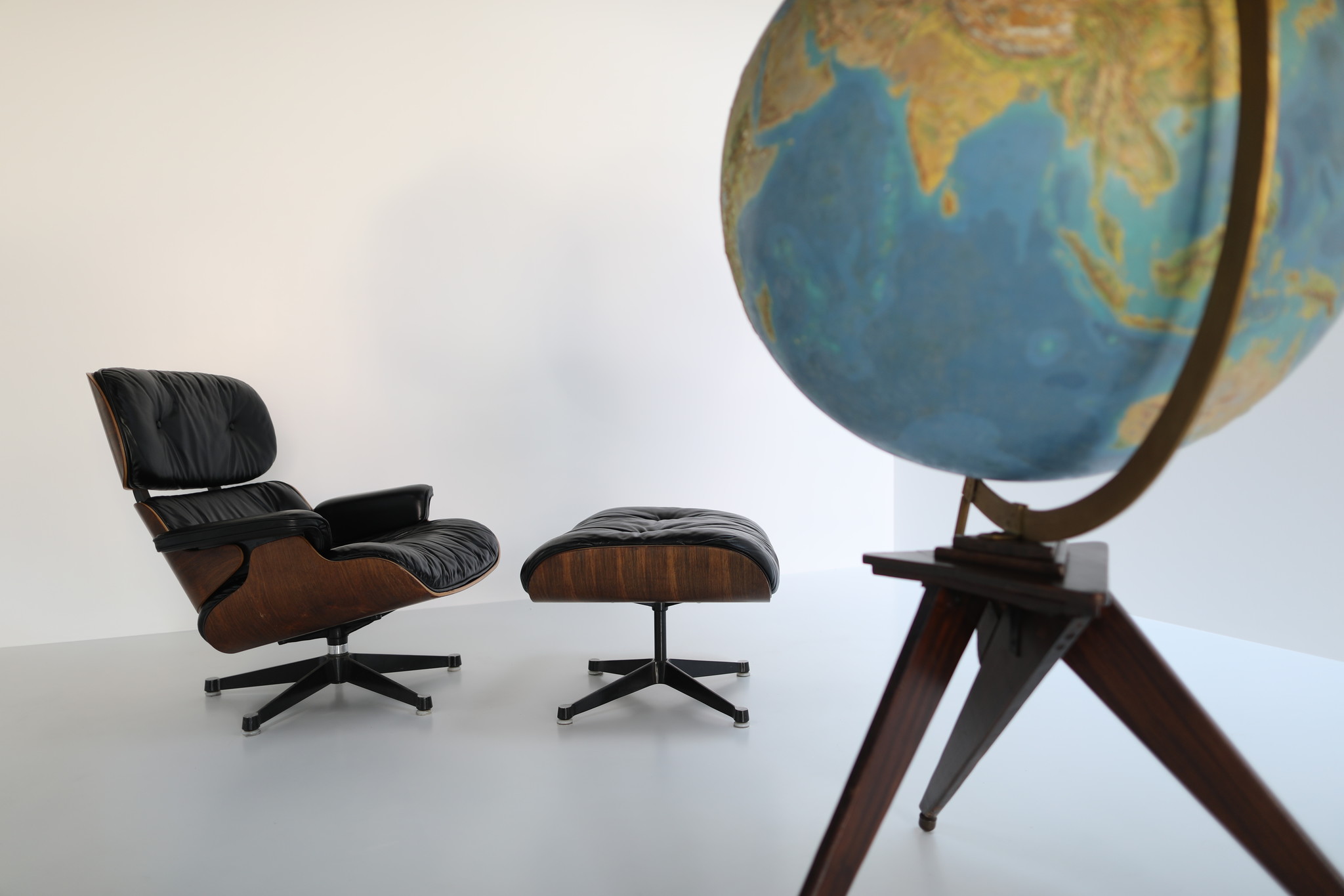 Charles Eames Lounge Chair in rosewood finish