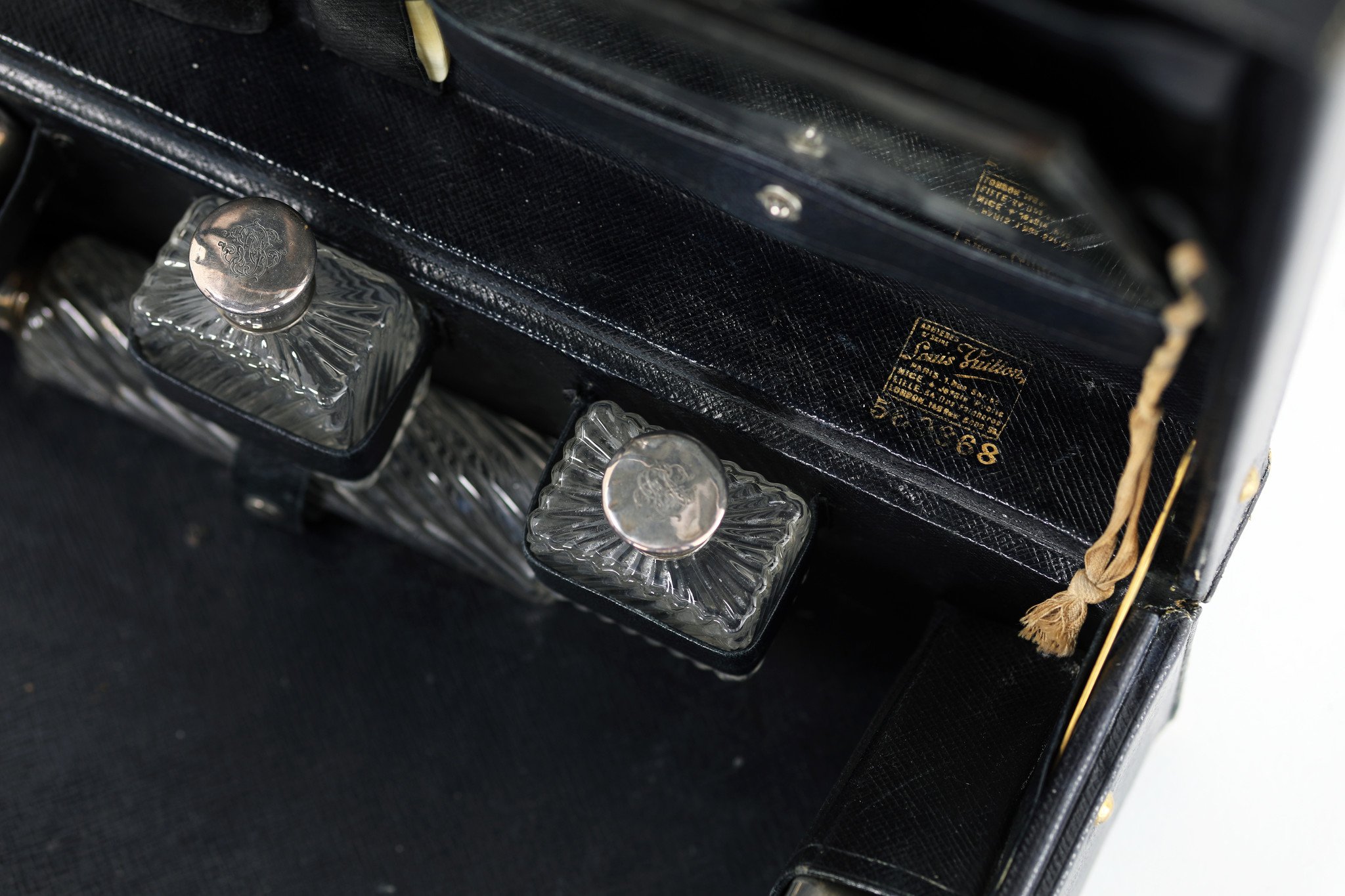 Trousse de beauté Louis Vuitton en cuir extrêmement rare, 1930