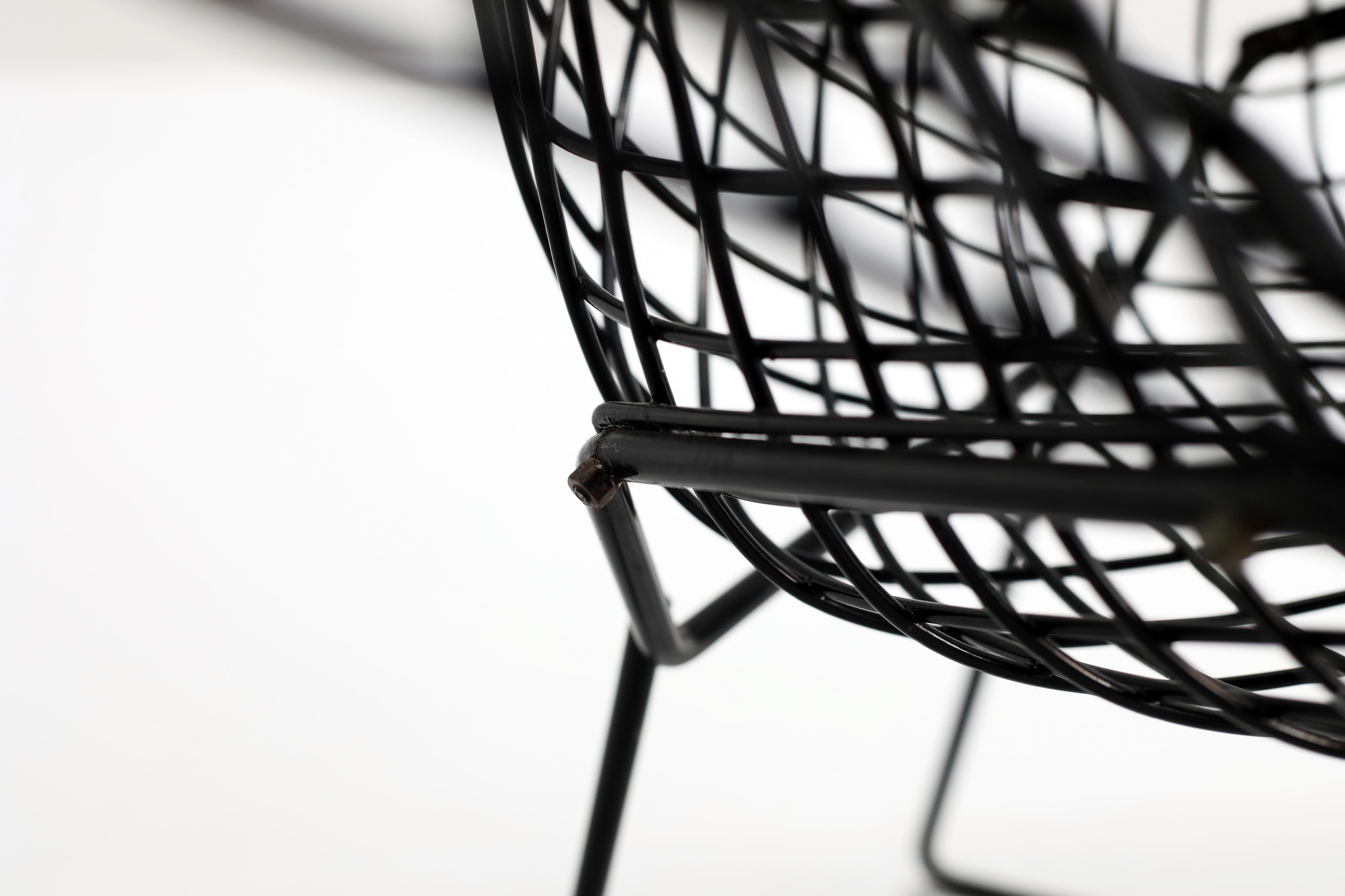 Zwarte Diamond Chair ontworpen Harry Bertoia voor Knoll