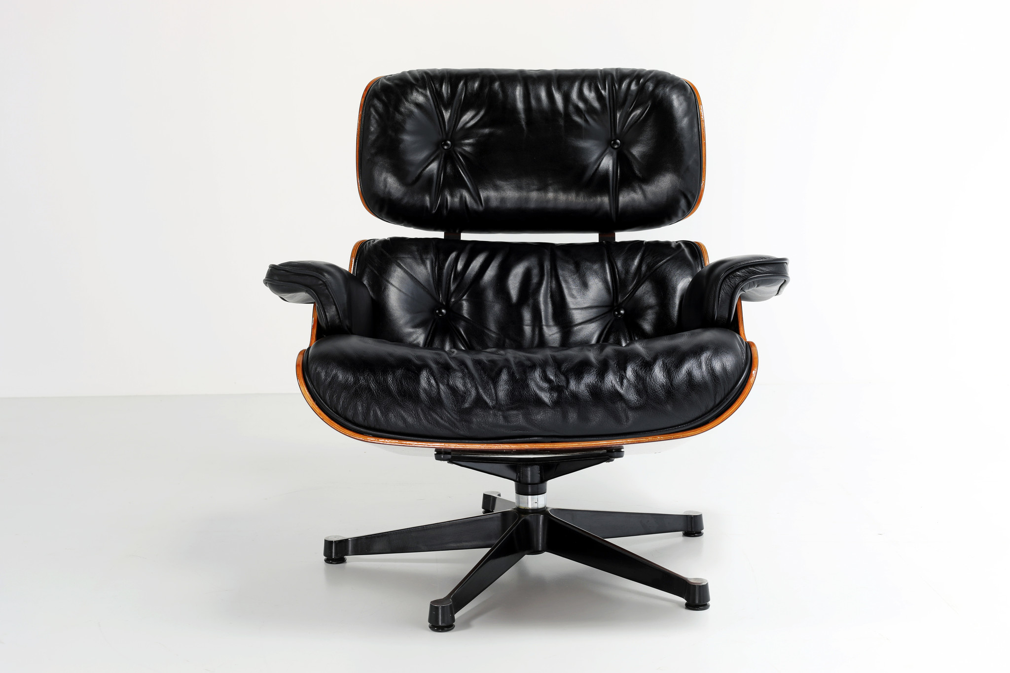 Vintage Eames lounge chair & ottoman Vitra, 1988