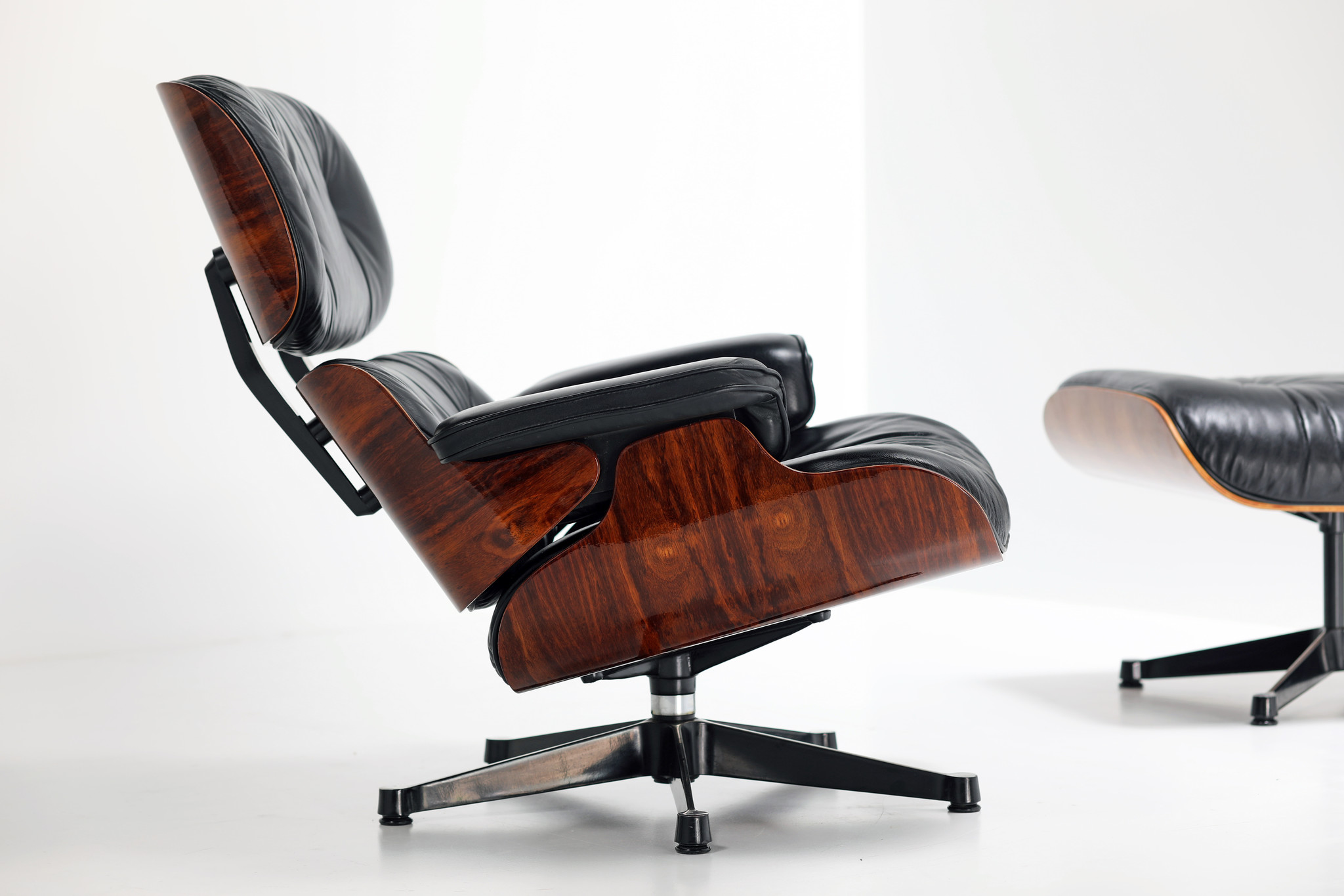 Vintage Eames lounge chair & ottoman Vitra, 1988