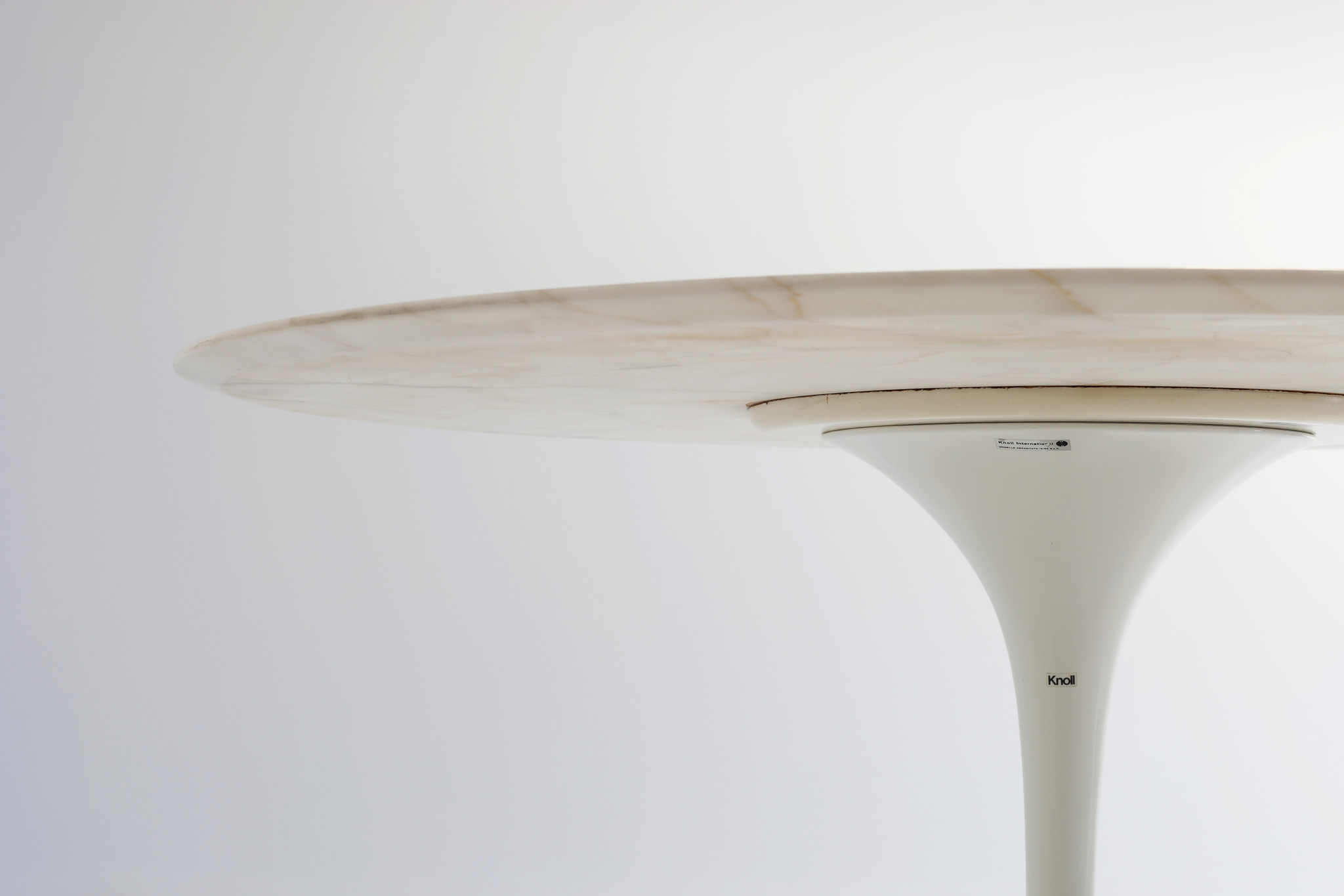 Tulip table designed by Eero Saarinen for Knoll, 1957