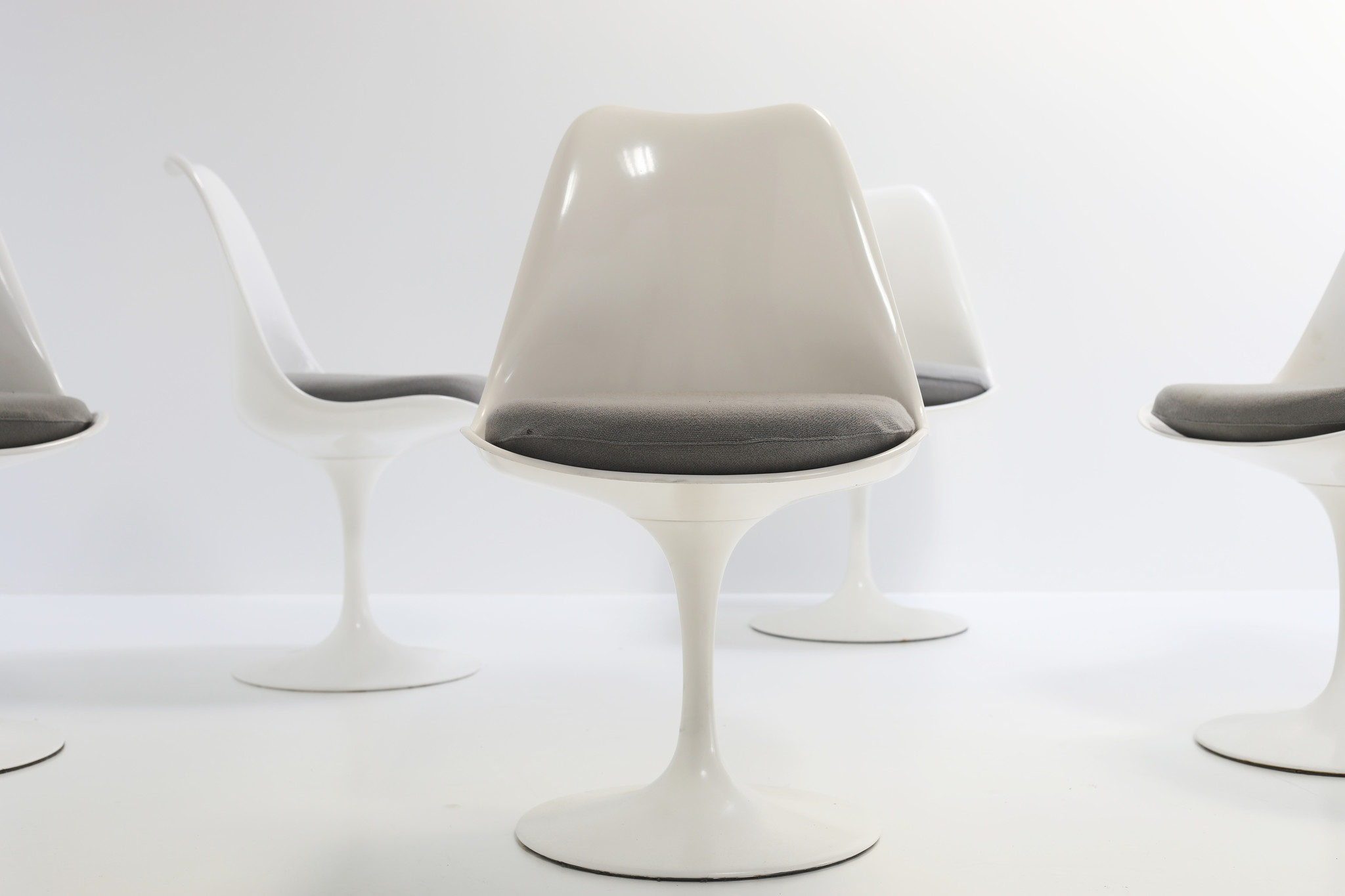 Set van 6 Tulip stoelen door Eero Saarinen voor Knoll international