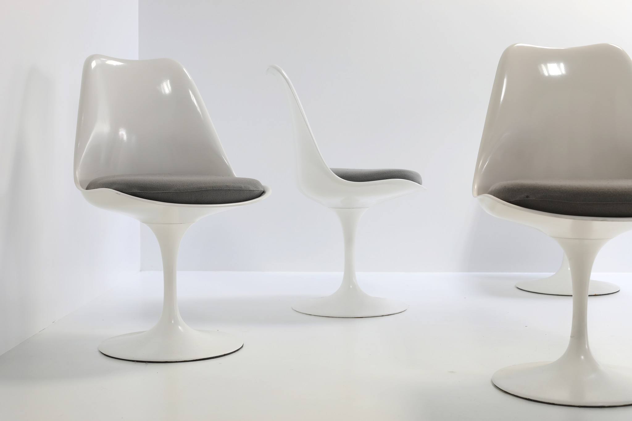 Suite de 6 chaises Tulip par Eero Saarinen pour Knoll international