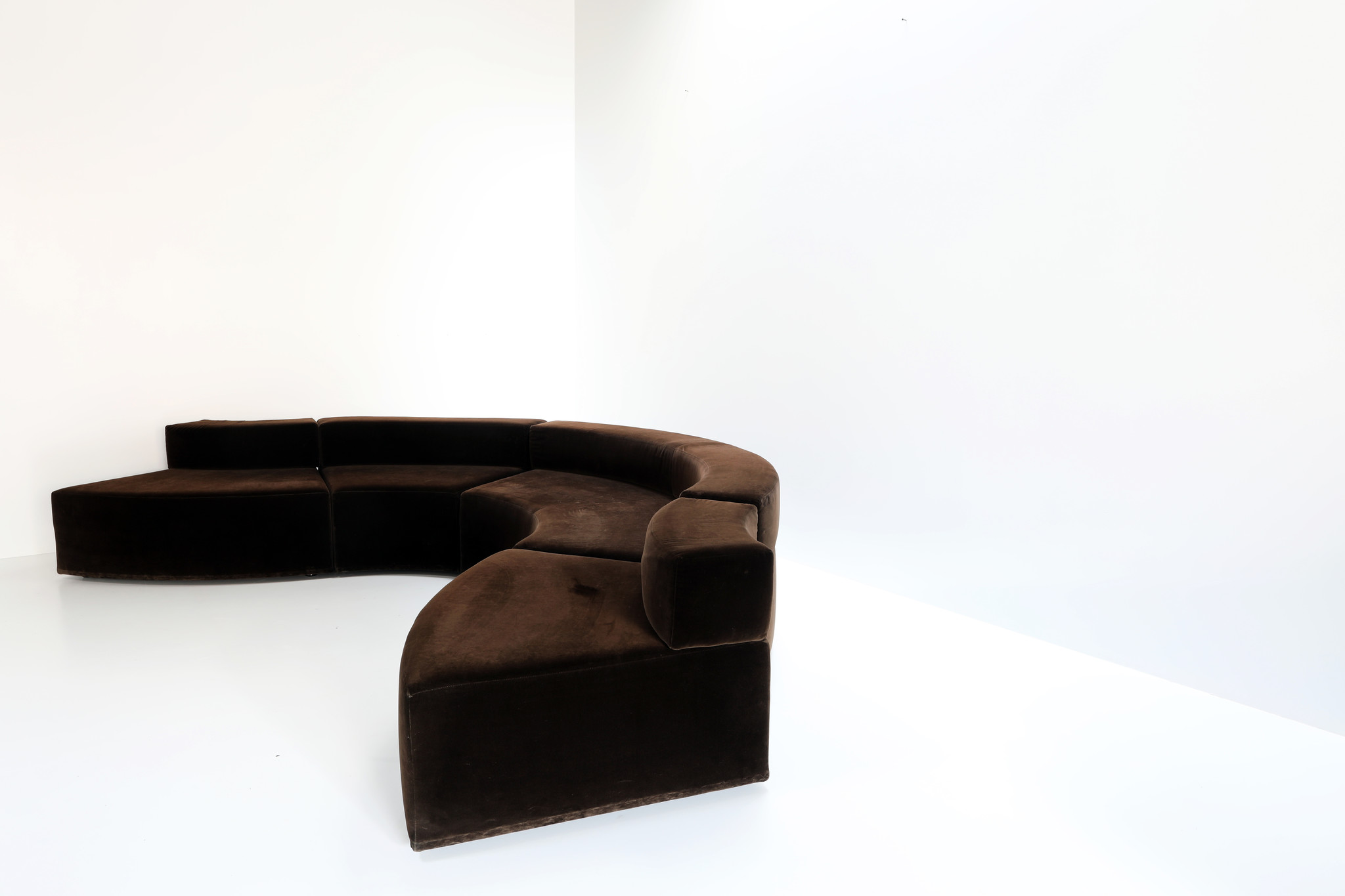 "Dune" sofa ontworpen door Ferrucio Laviani voor Emmemobili