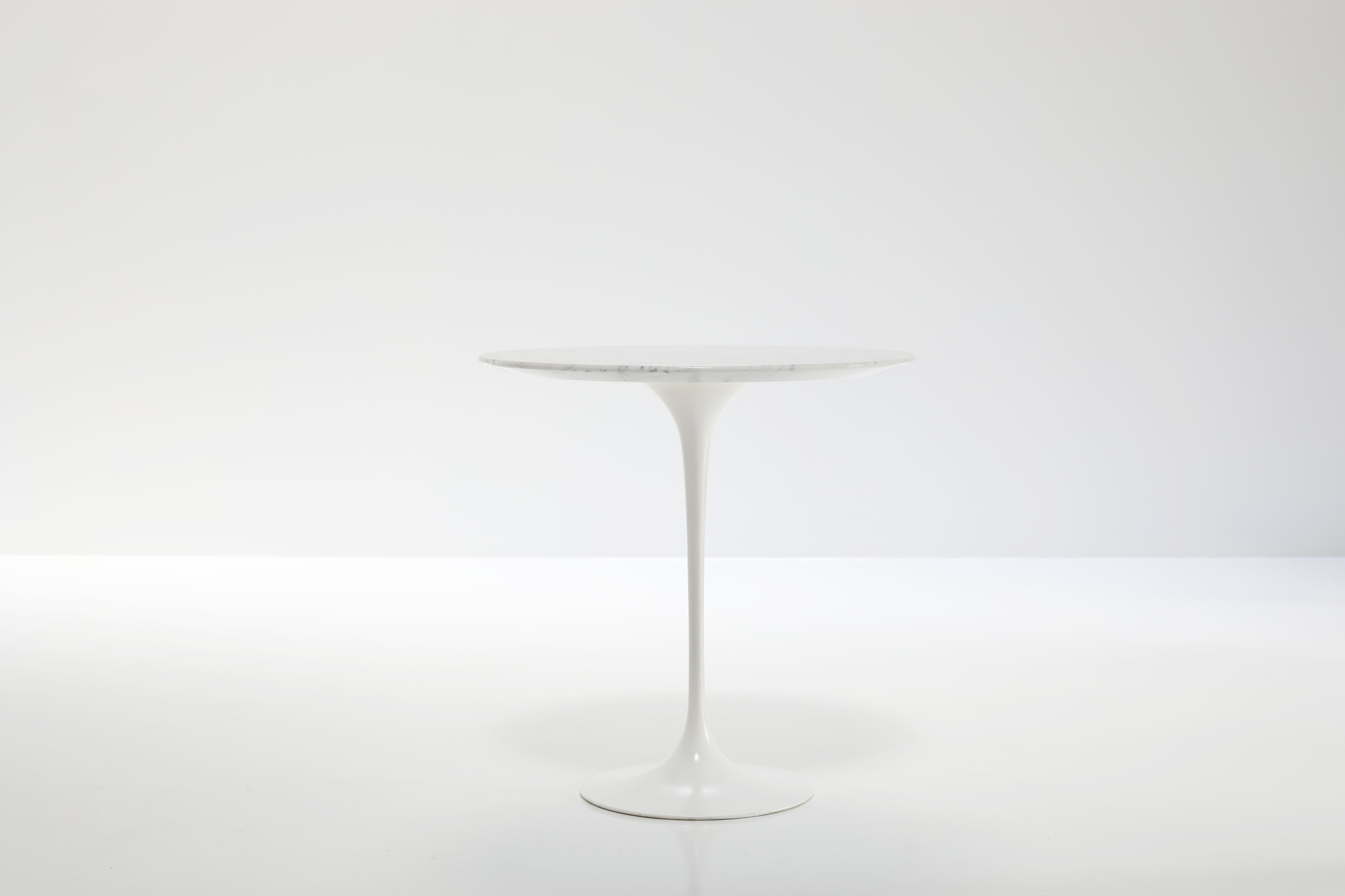 Knoll bijzet tafel ontworpen door Eero Saarinen, 1950's