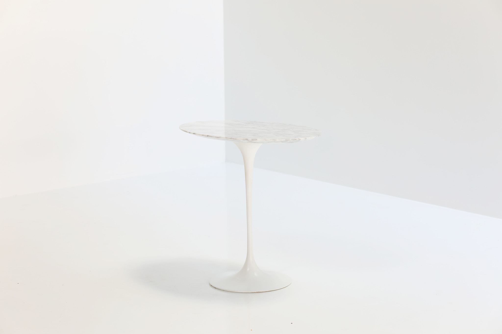 Ovalen bijzettafel Eero Saarinen, 1950's