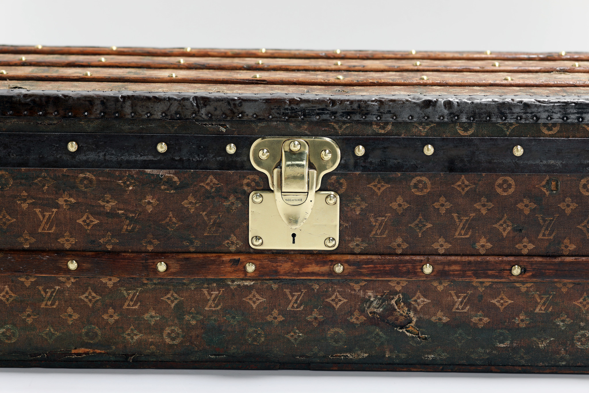 Rare Louis Vuitton suitcase, 1896 - THE HOUSE OF WAUW