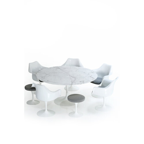 Marmeren Knoll Tulip tafel