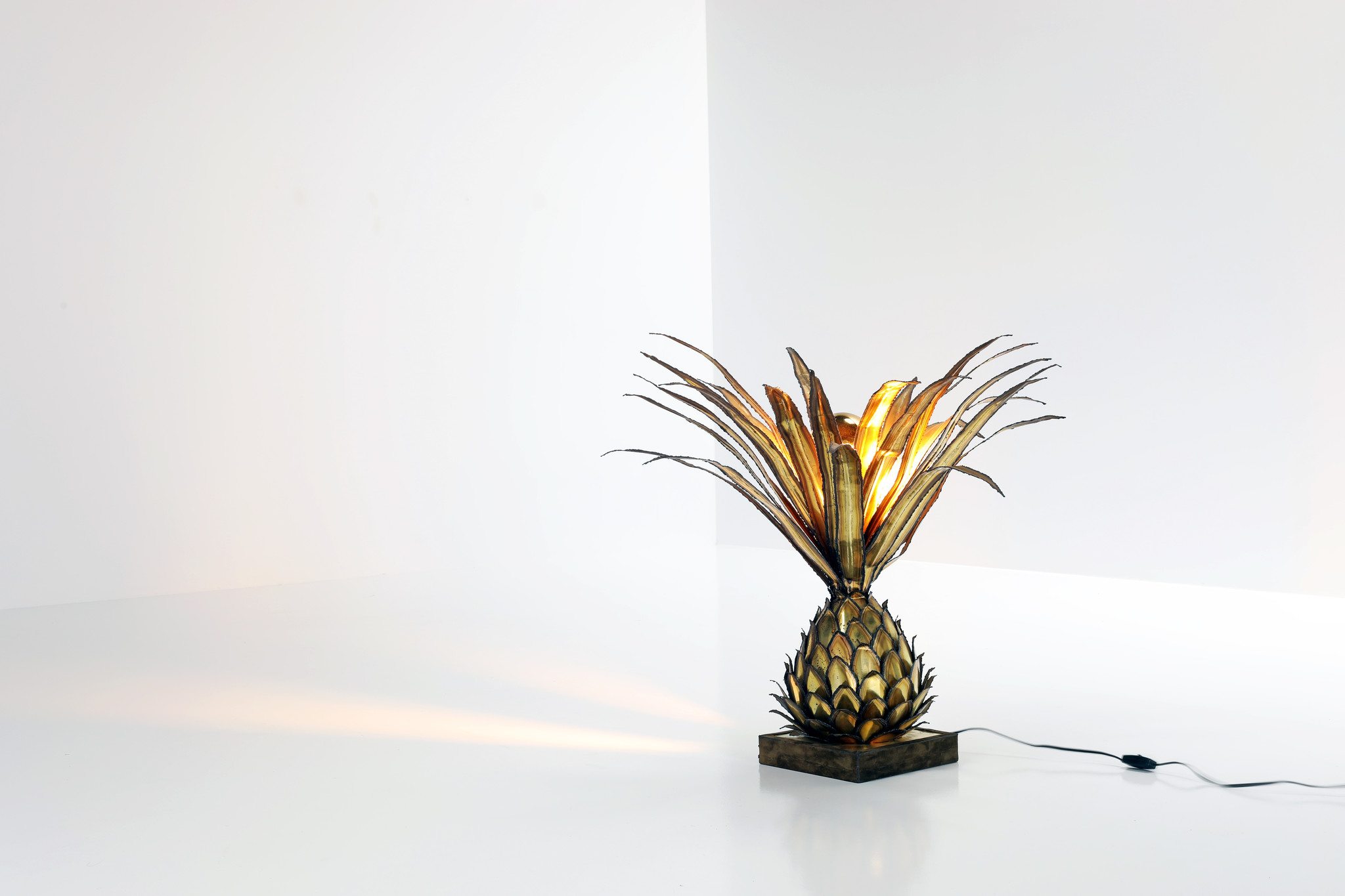 Lampe à poser ananas Maison Jansen