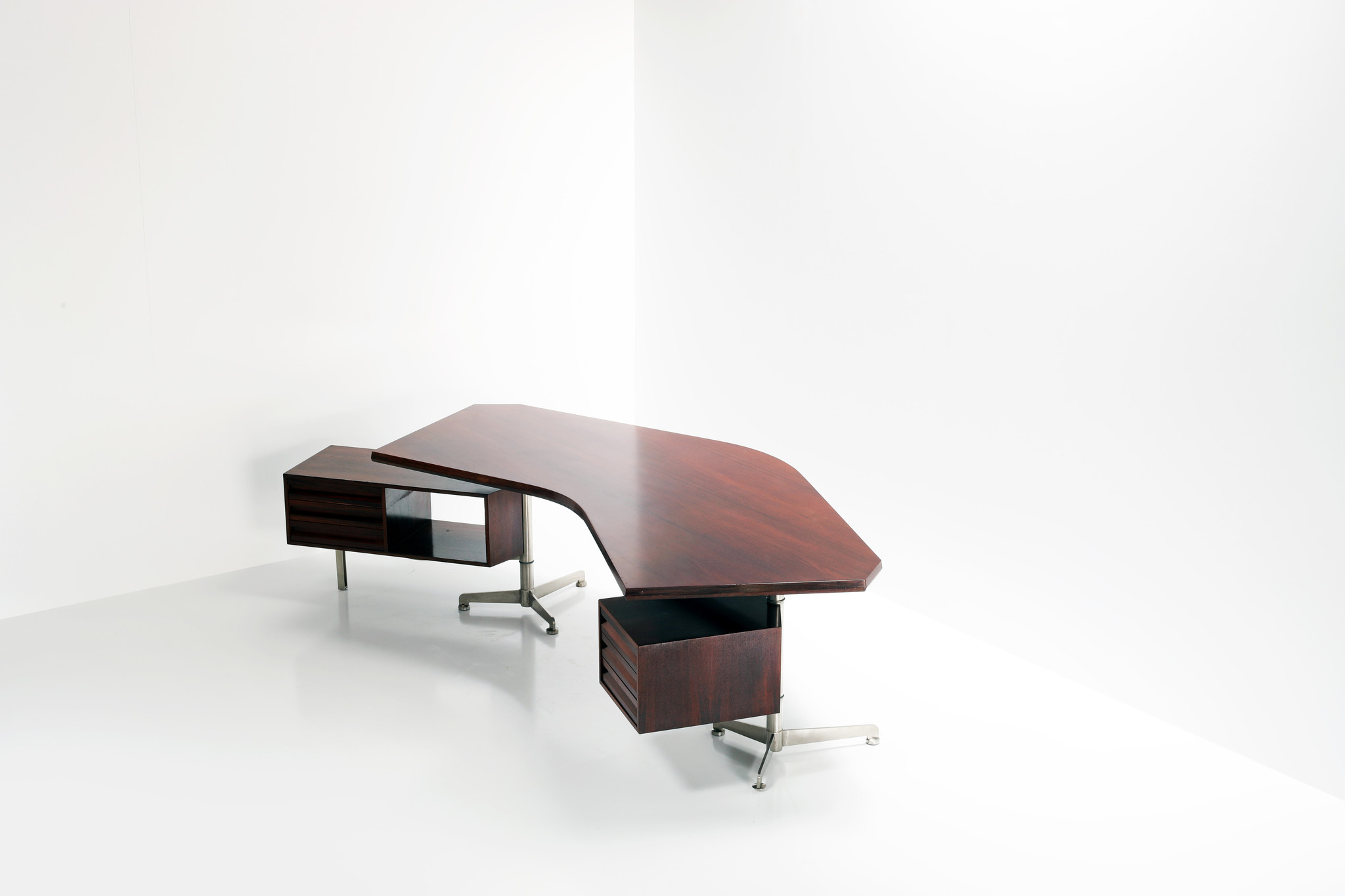 Vintage Osvaldo Borsani desk for Tecno 1956 in rosewood