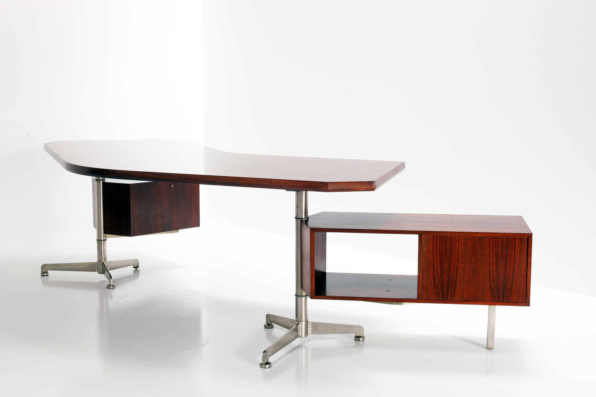 Vintage Osvaldo Borsani desk for Tecno 1956 in rosewood