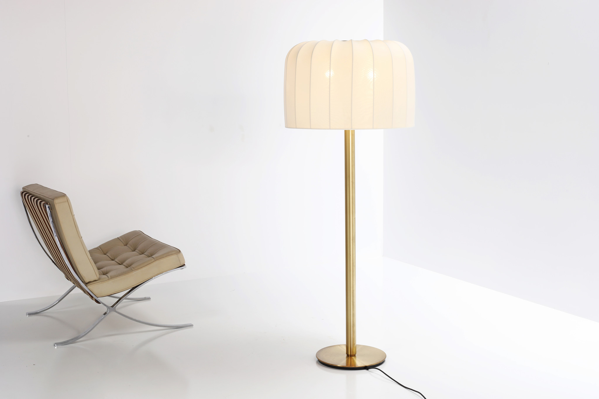 Lampadaire vintage en laiton avec abat-jour en tissu, 1970