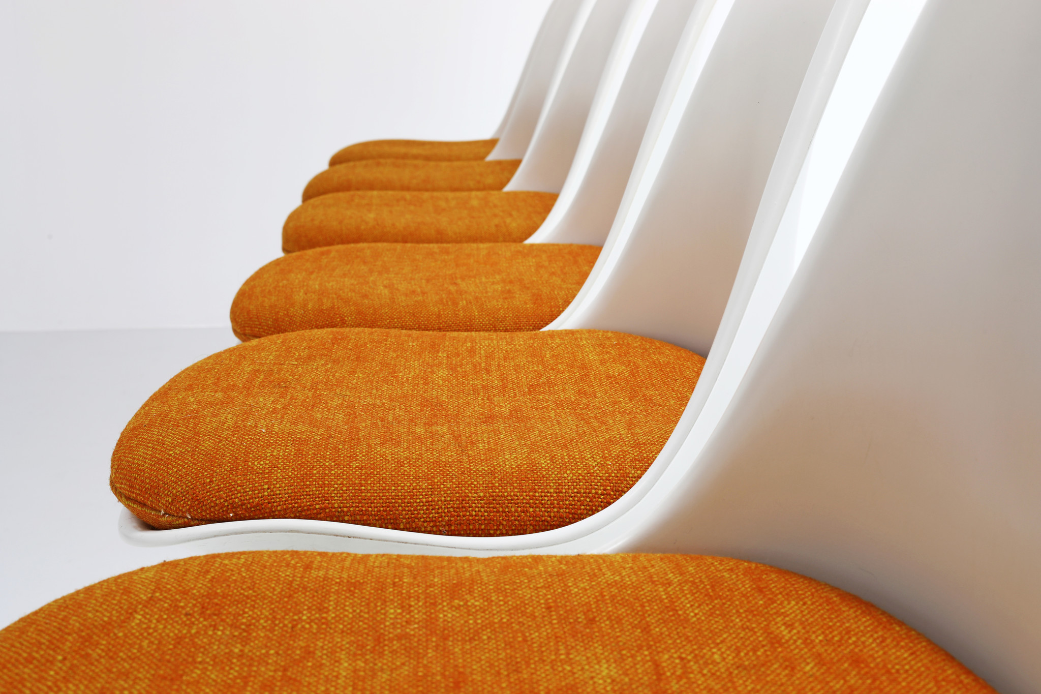 Vintage Knoll tulip chairs designed by Eero Saarinen