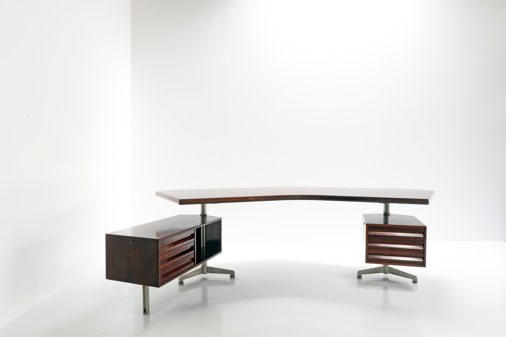 Vintage Osvaldo Borsani desk for Tecno 1956 in rosewood