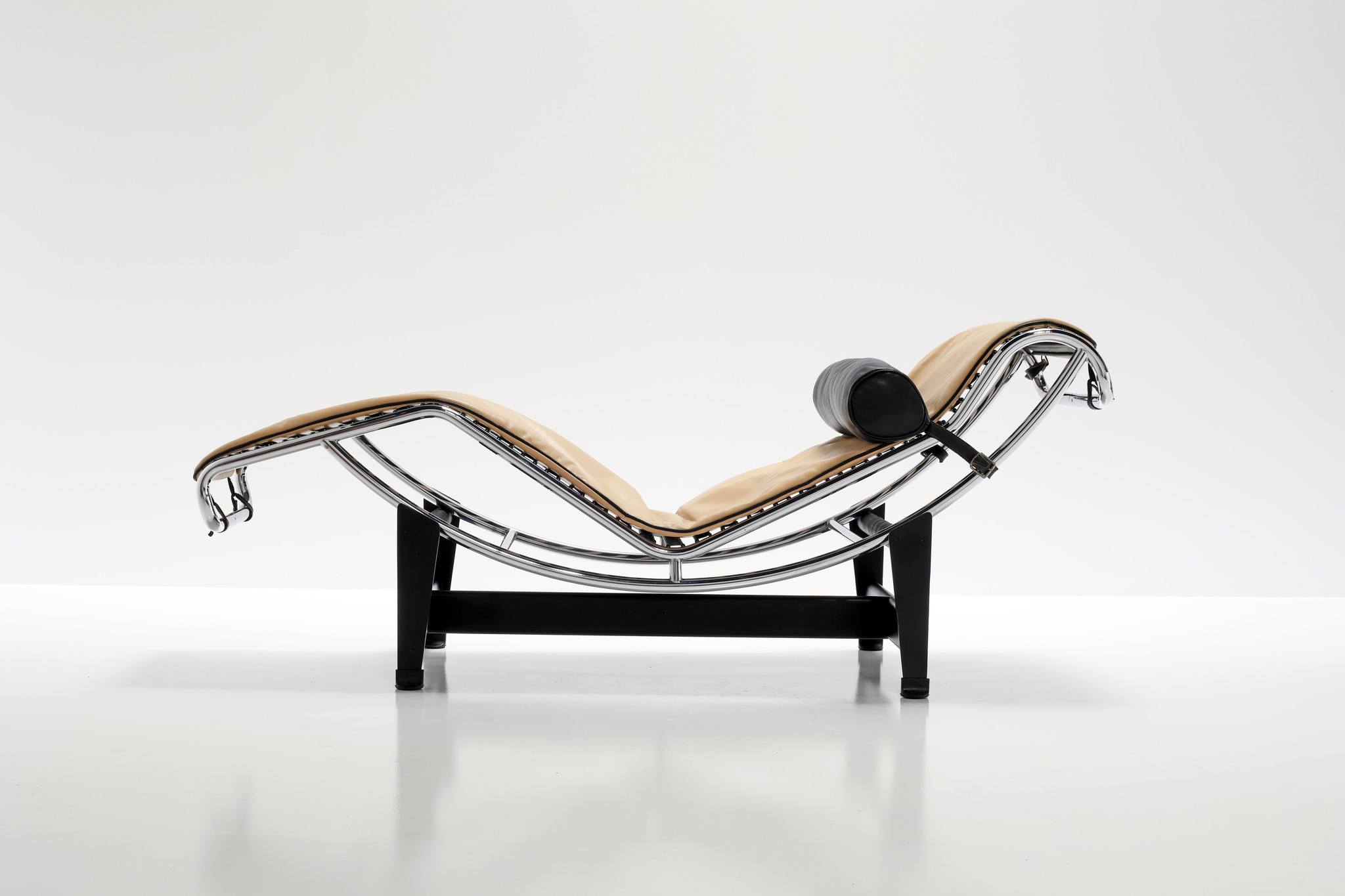 Chaise Longue designed by Le Corbusier LC4 for Cassina, 1970's