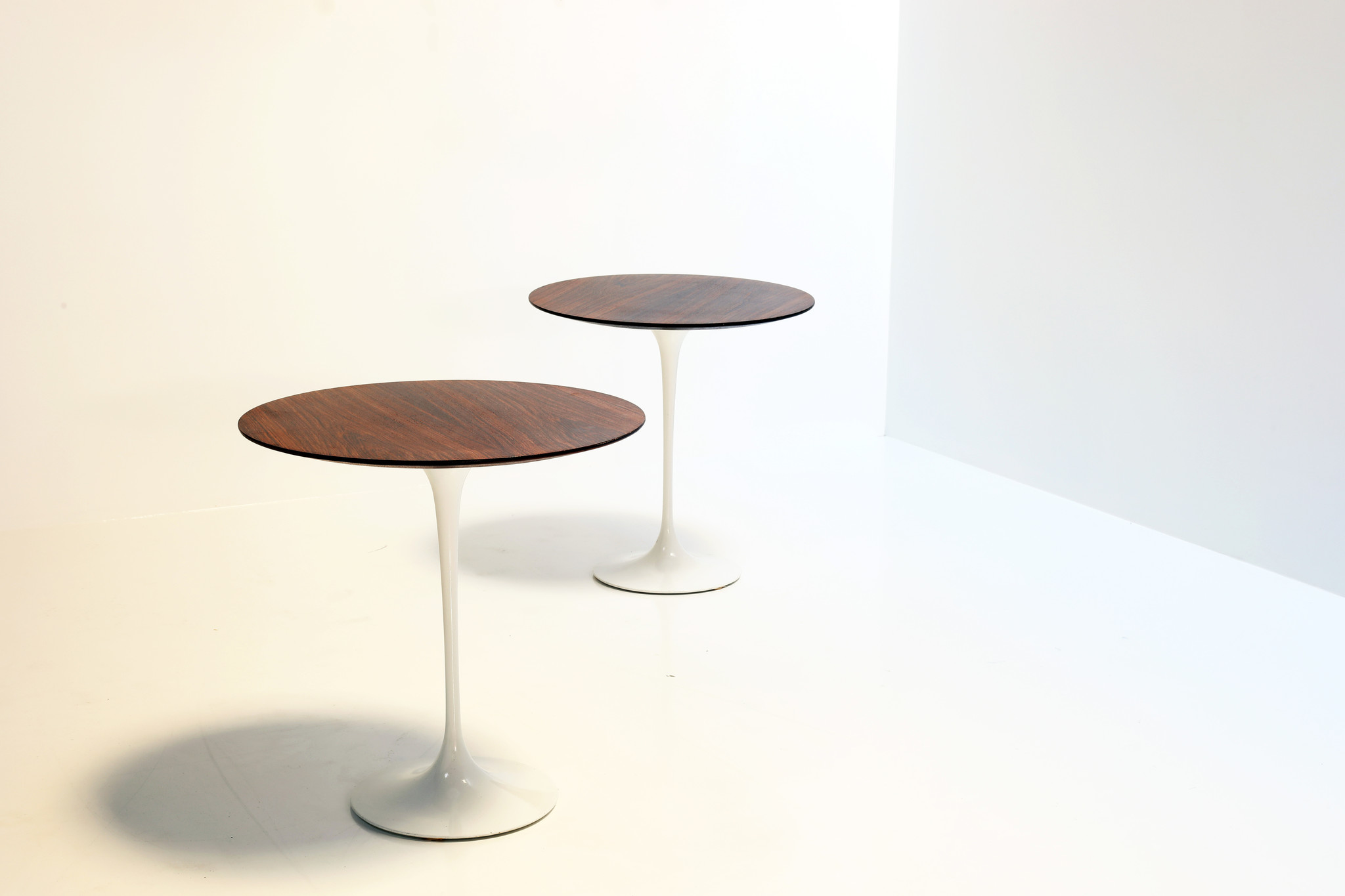 Table d'appoint Knoll Tulip design Eero Saarinen