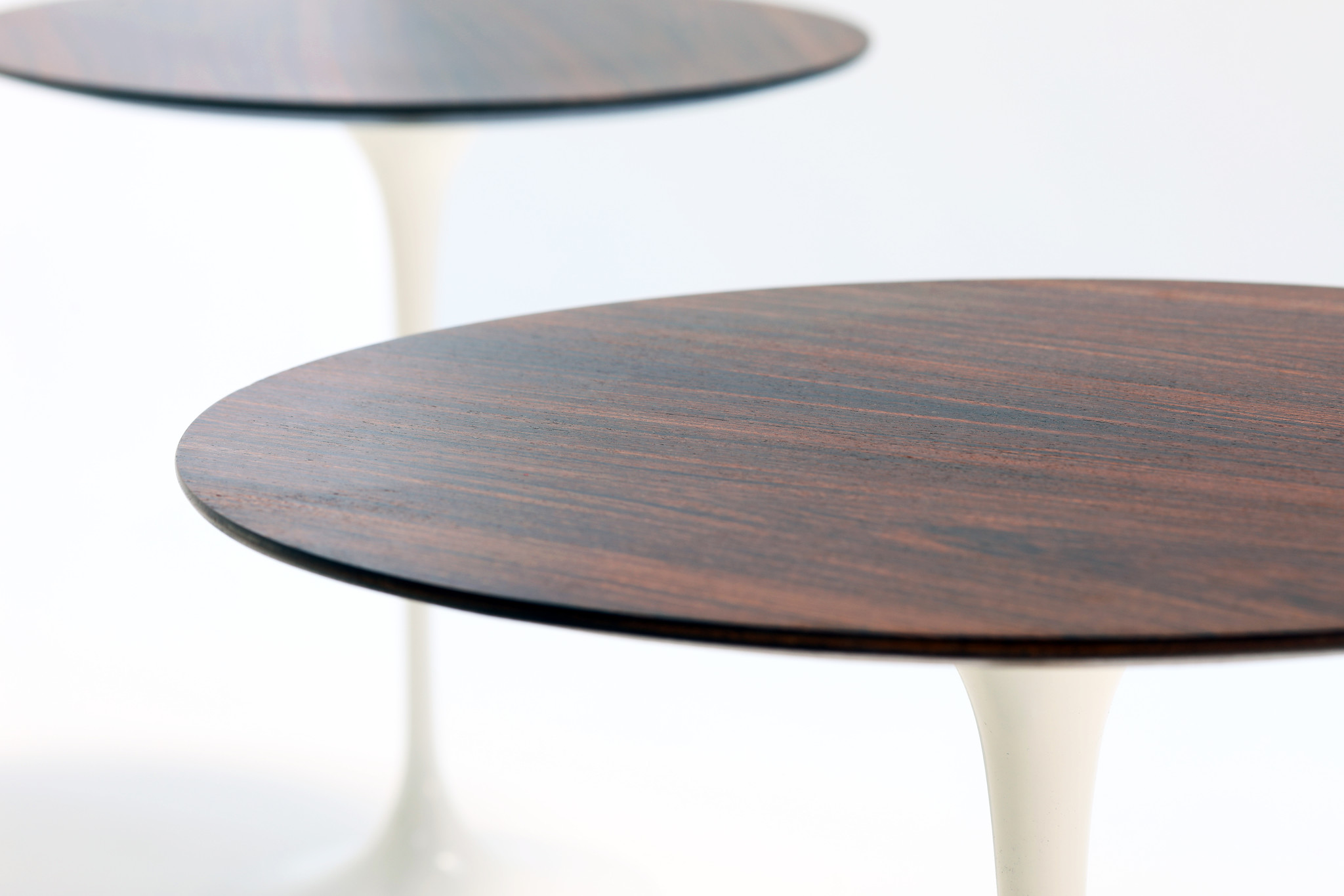 Table d'appoint Knoll Tulip design Eero Saarinen