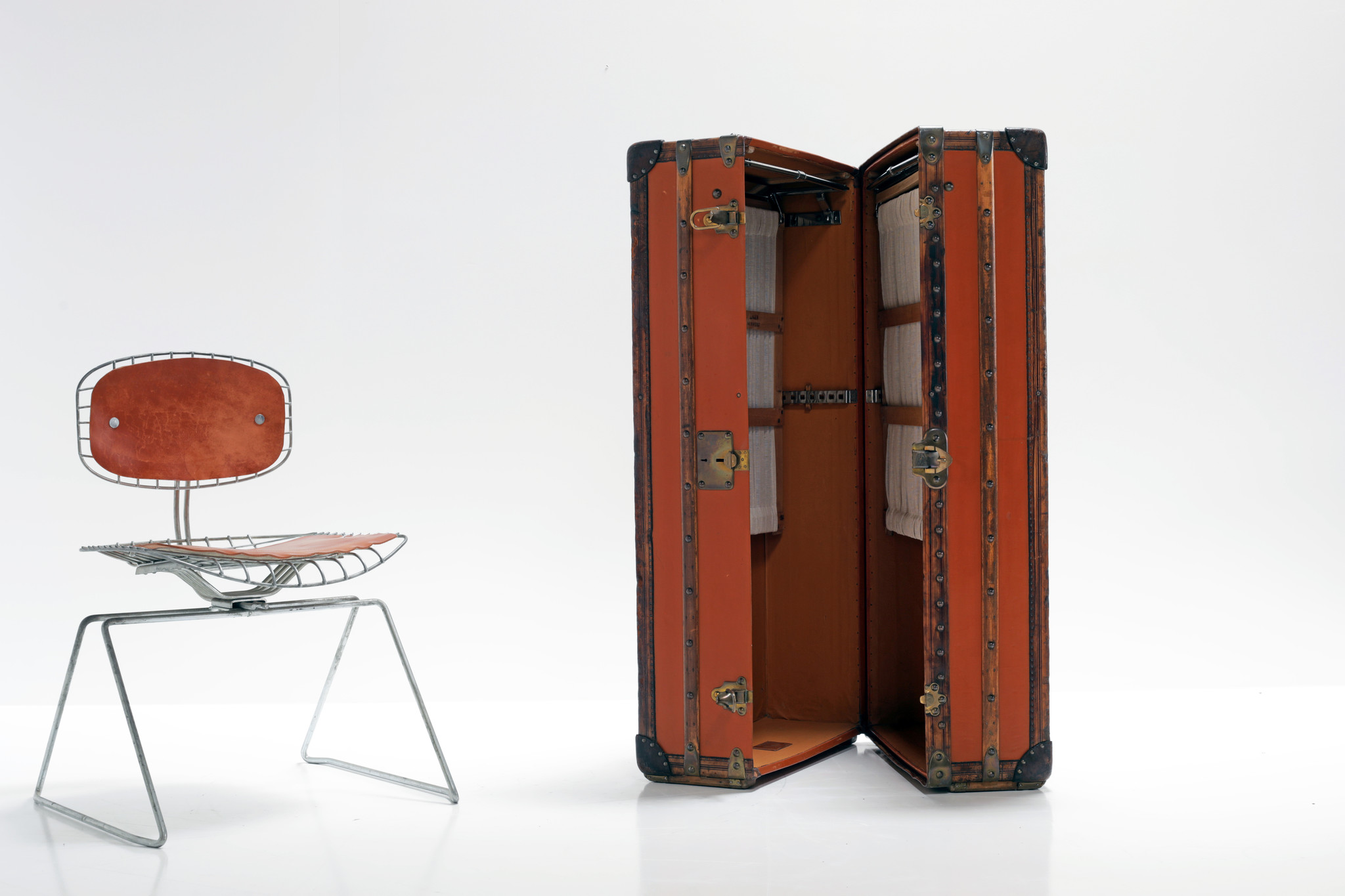 Armoire Louis Vuitton orange "Vuittonite"