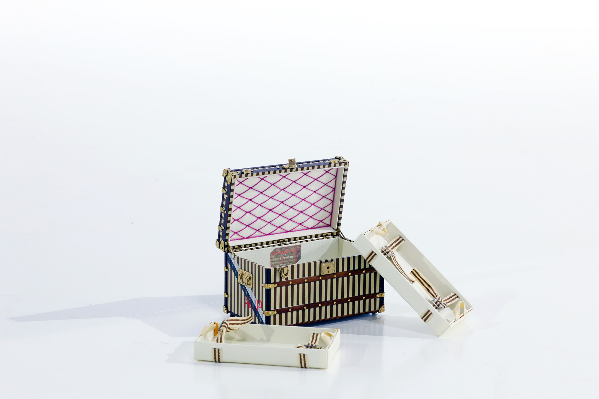 La Malle Courrier: the new free exhibition from Maison Louis Vuitton that  invites you to travel 