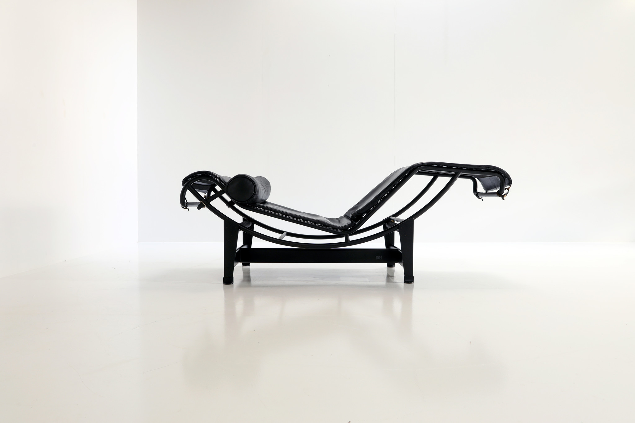 Le Corbusier Chaise Lounge "Black edition", 1980s