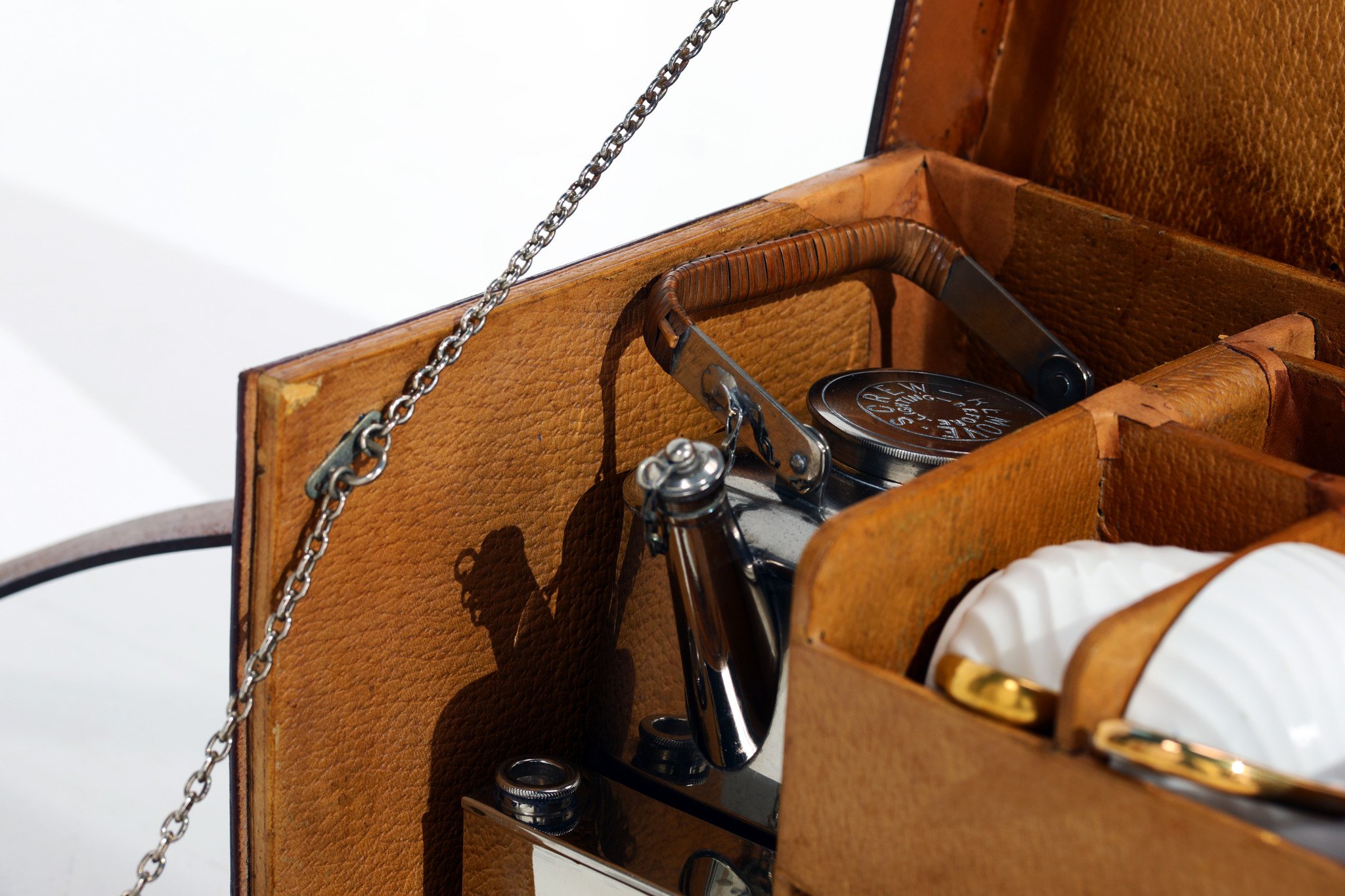 Exclusieve Moynat picknickset in lederen koffer circa 1910