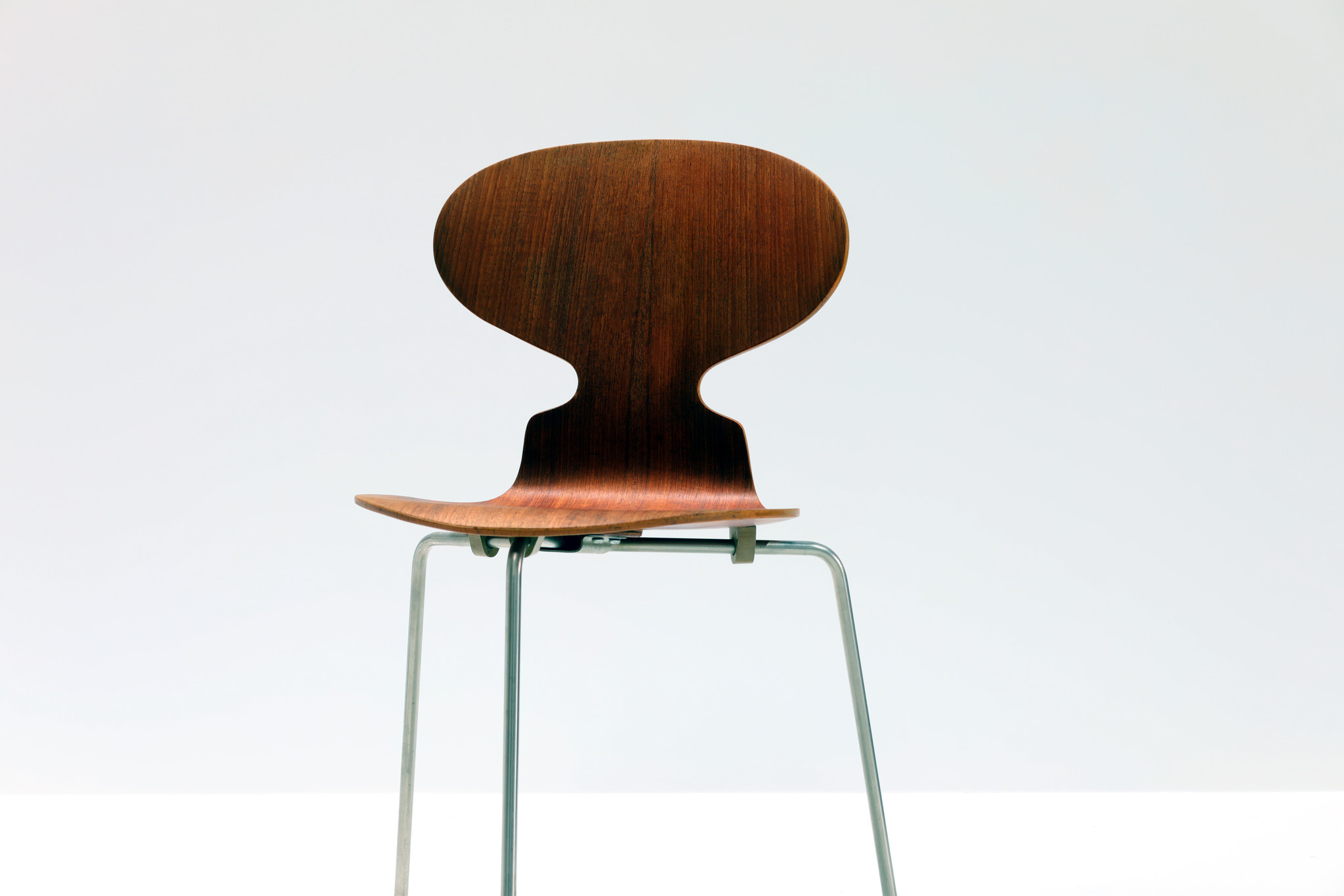 Arne Jacobsen Ant Chairs for Fritz Hansen 1950 s THE HOUSE OF WAUW