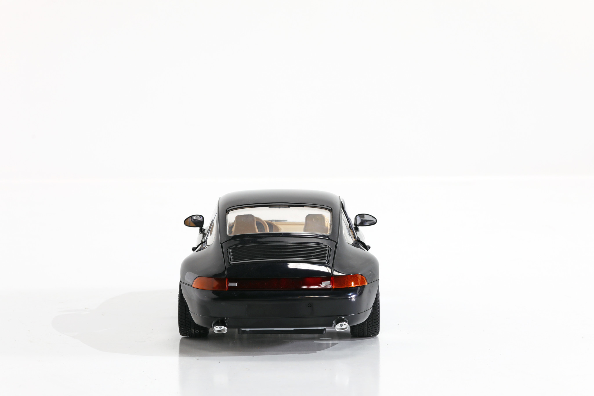 1:8 SCALE MODEL PORSCHE 993 POCHER