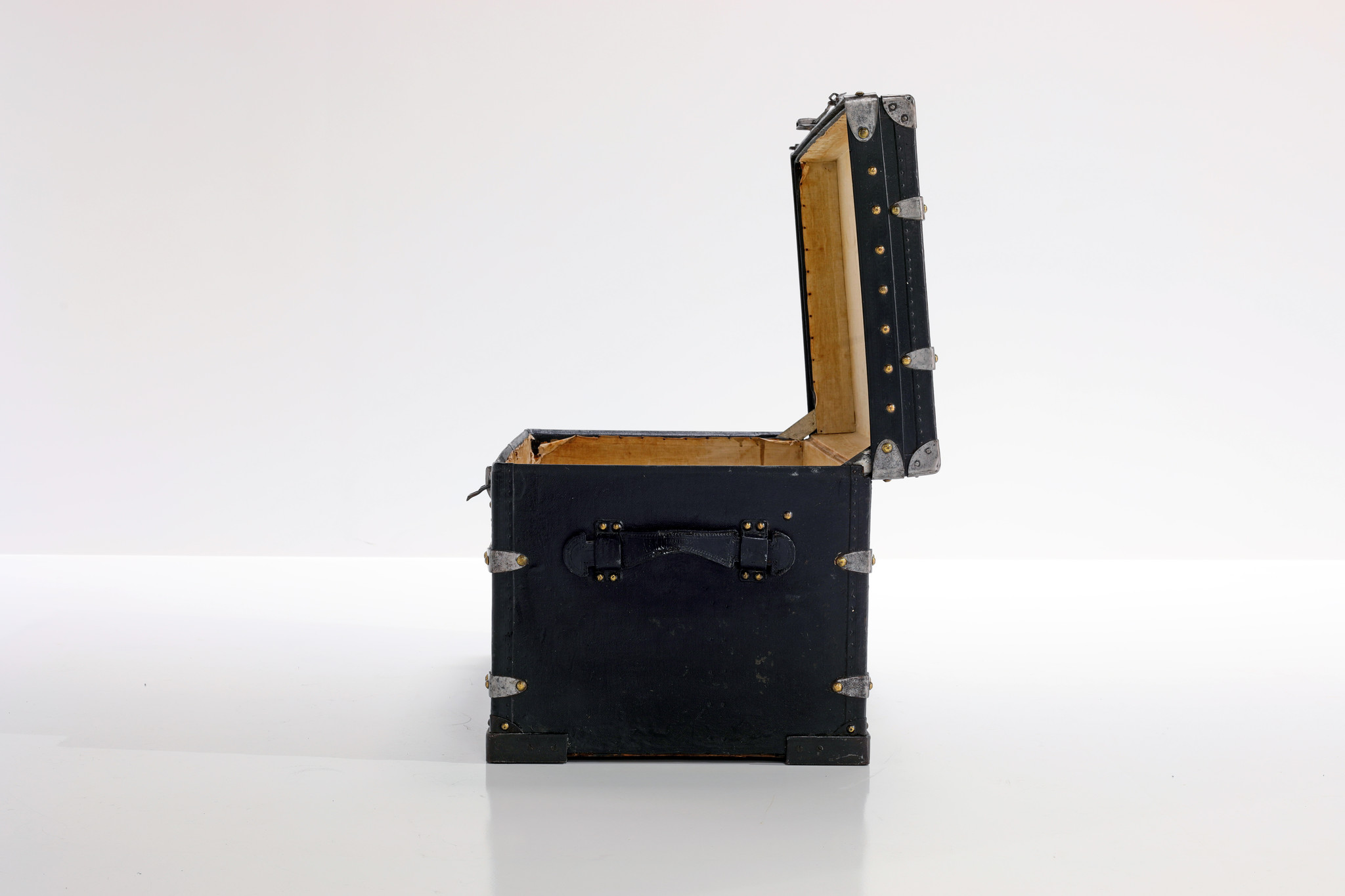 Moynat suitcase, 1920 - THE HOUSE OF WAUW