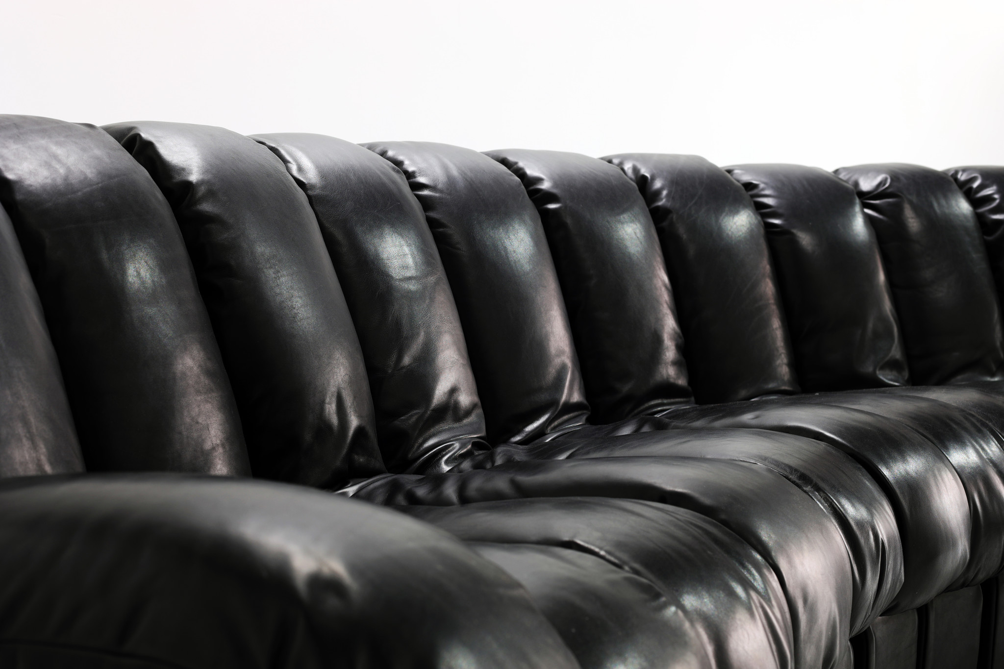 De iconische "Snake sofa" De Sede DS600