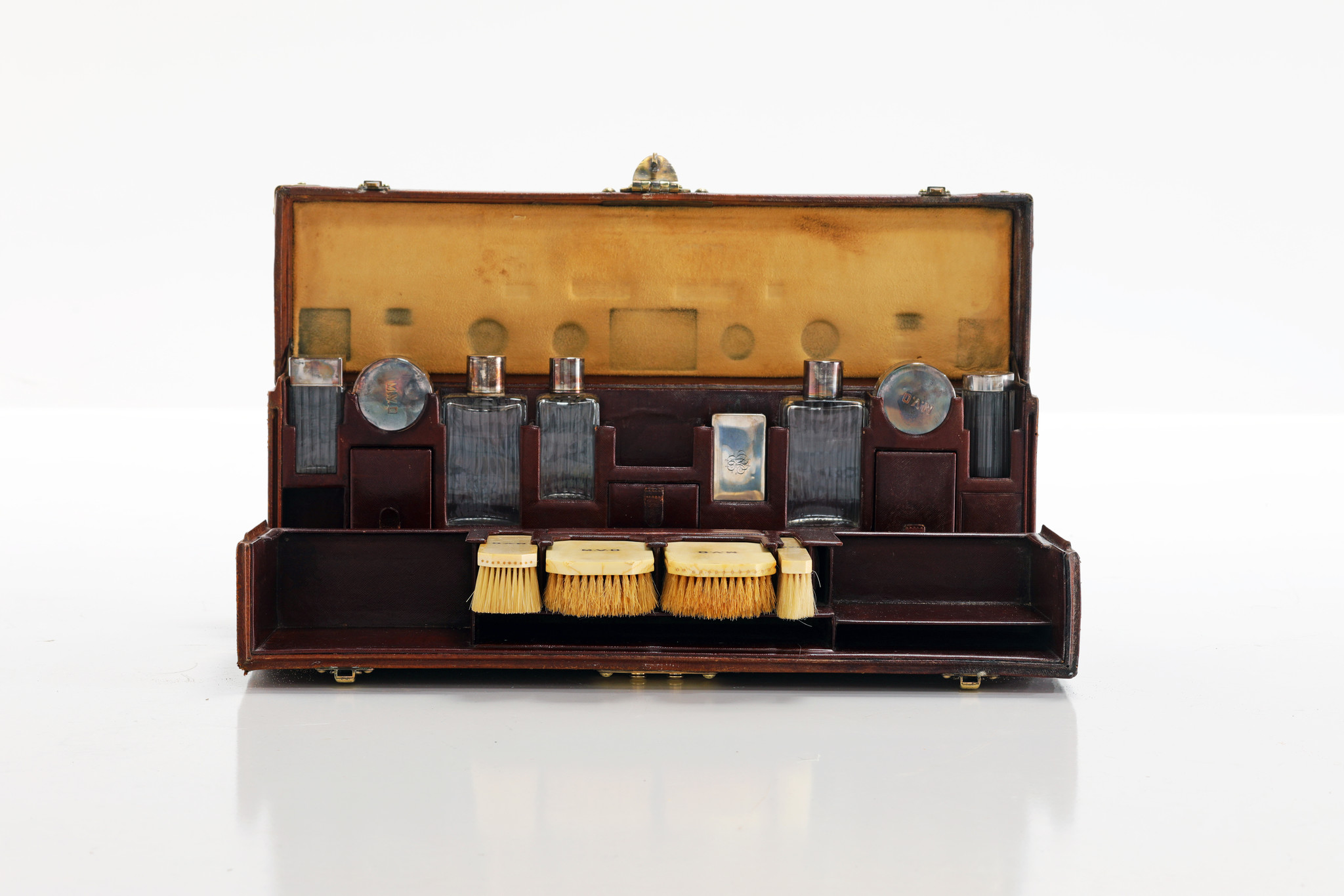 Louis Vuitton "Marthe Chenal Toiletries kit", 1926