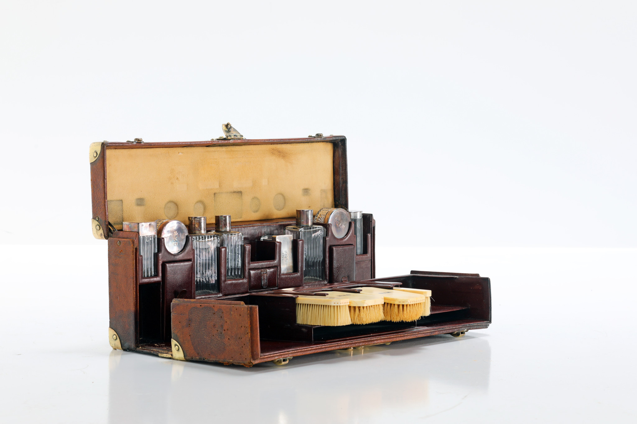 Louis Vuitton "Marthe Chenal Toiletries kit", 1926