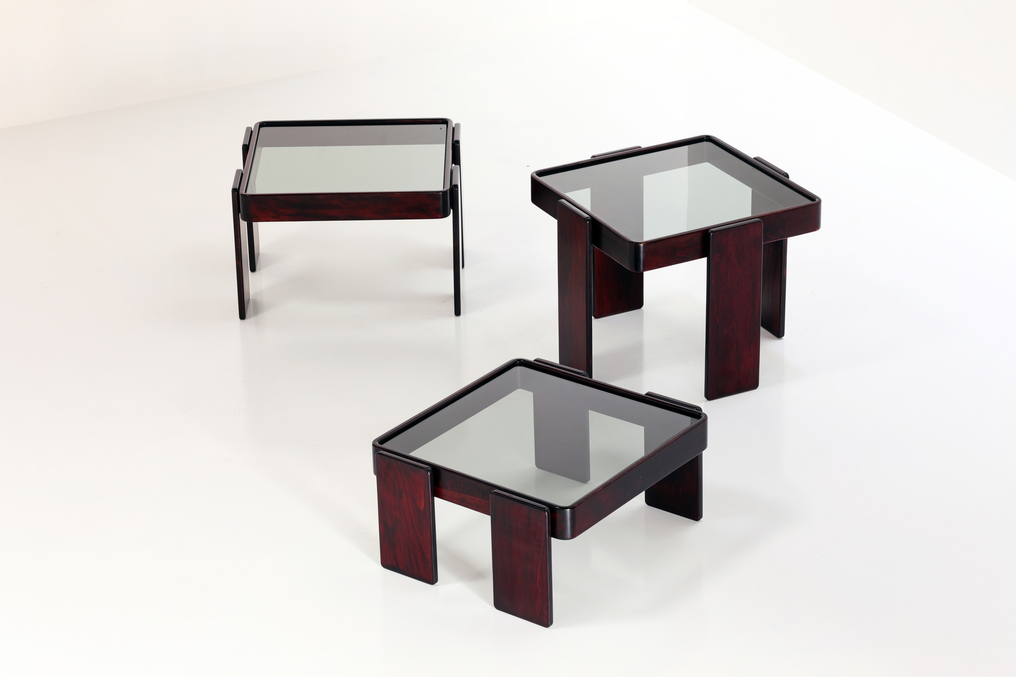 Ensemble de table d'appoint conçu par Gianfranco Frattini pour Casinna, années 1960