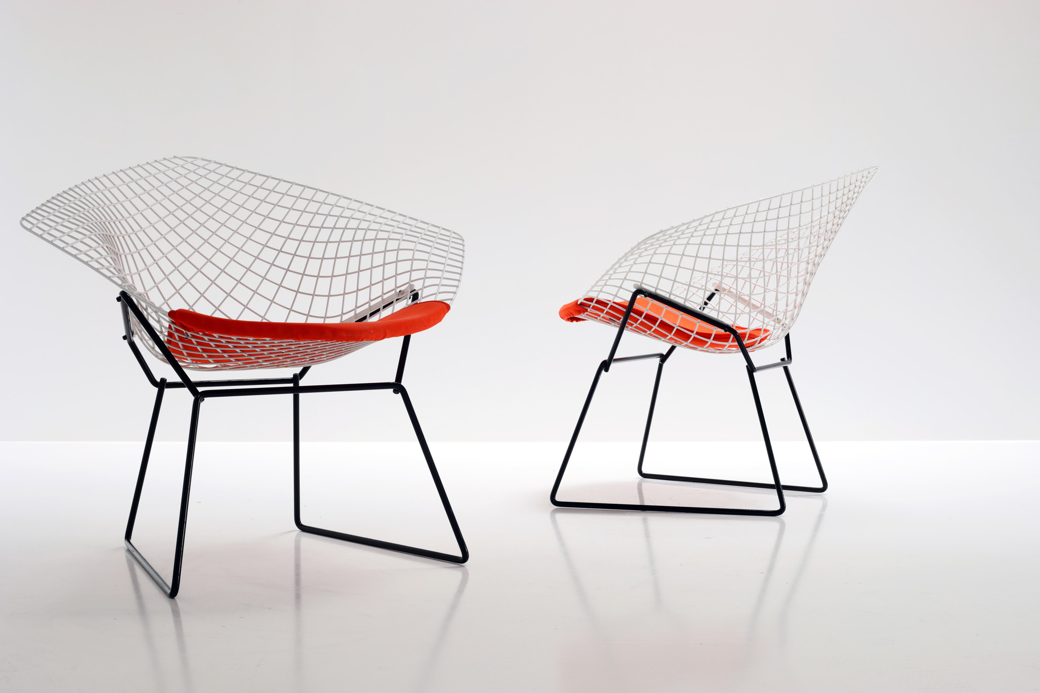 Diamond chairs by Harry Bertoia for Knoll, 1952