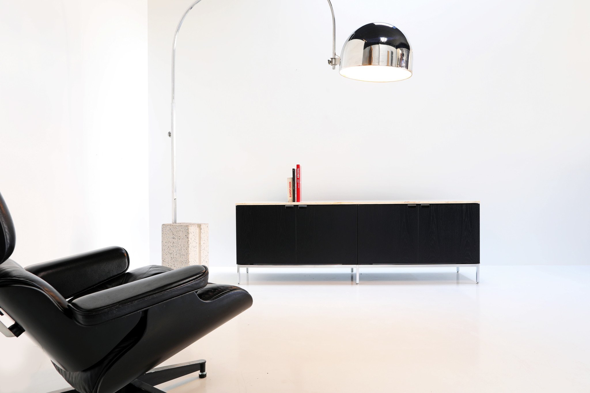 KNOLL CREDENZA ONTWORPEN DOOR FLORENCE KNOLL, 1961