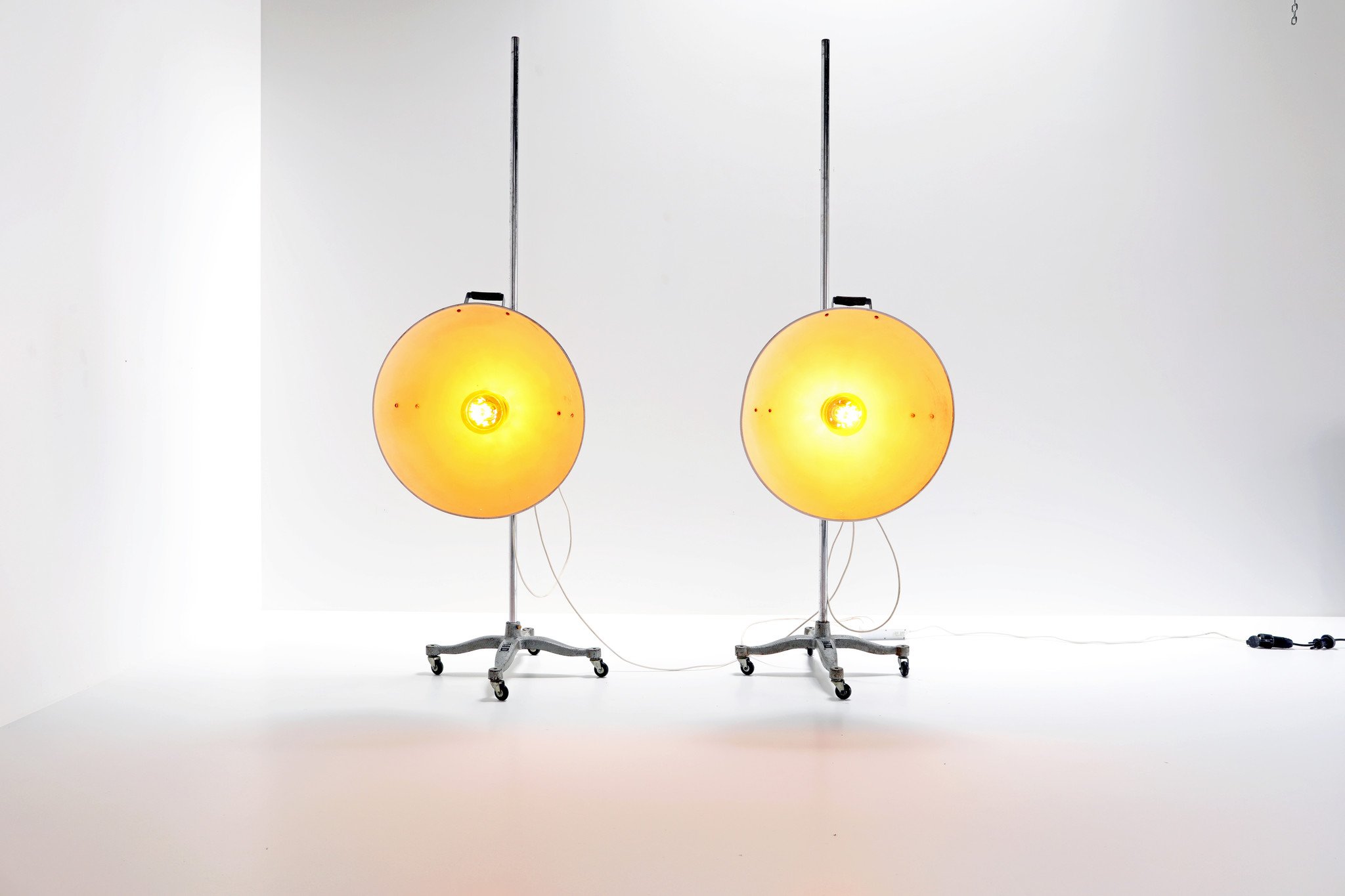 Lampes sur pied originales du studio photo Narita vers 1950