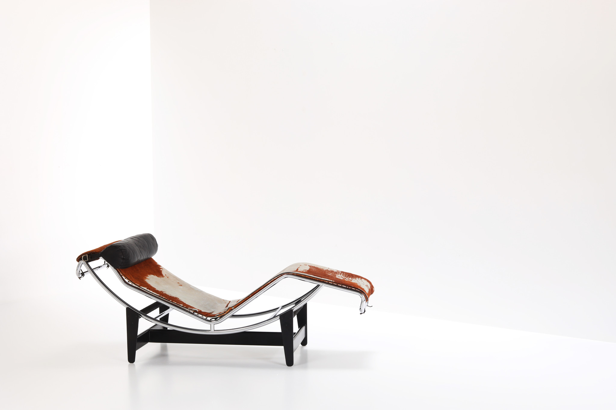 VINTAGE LE CORBUSIER CHAISE LONGUE LC4, 1970's