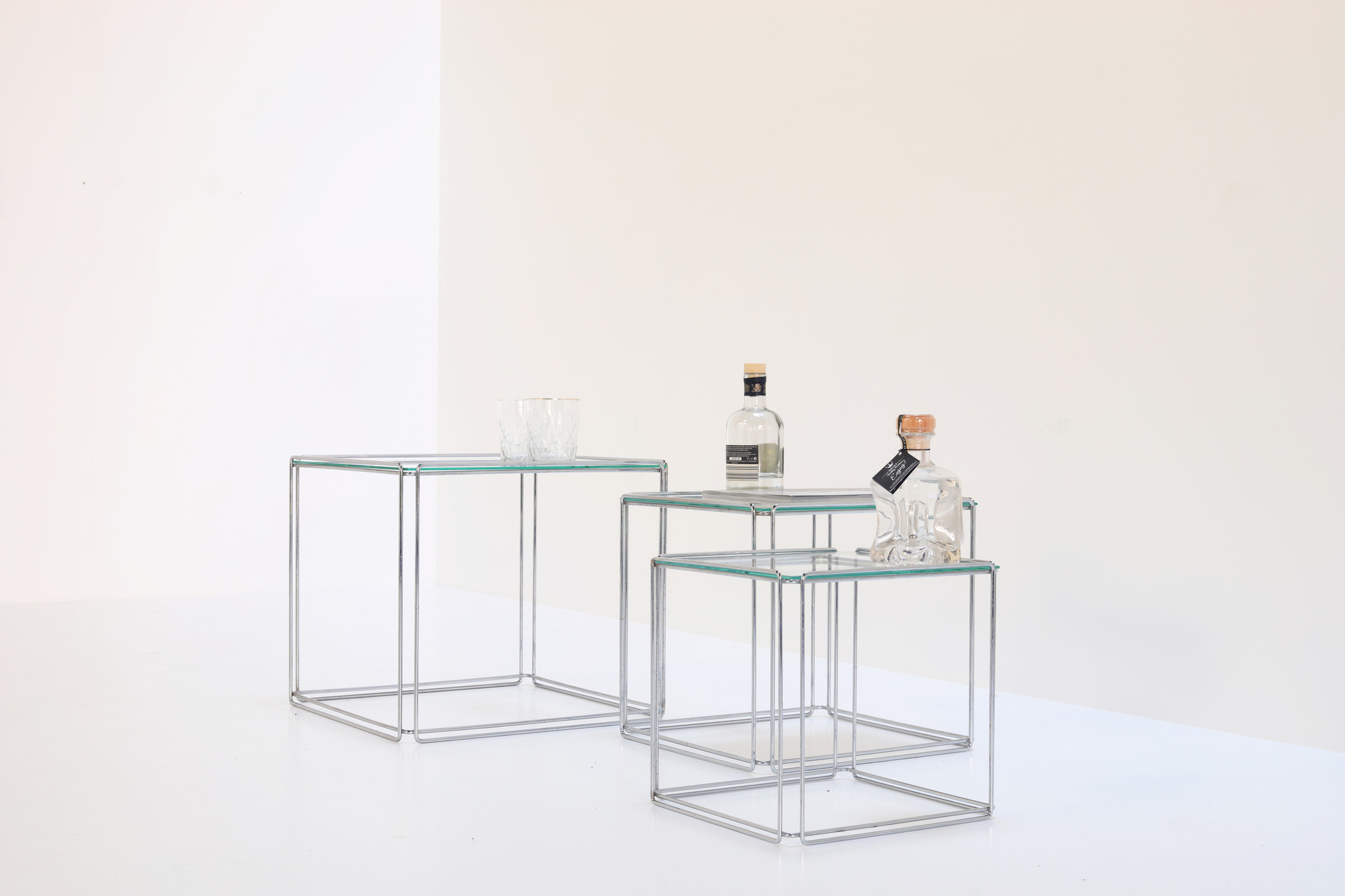 ENSEMBLE DE 3 TABLES D'APPOINT CONÇUES PAR MAX SAUZE POUR ATROW, 1980