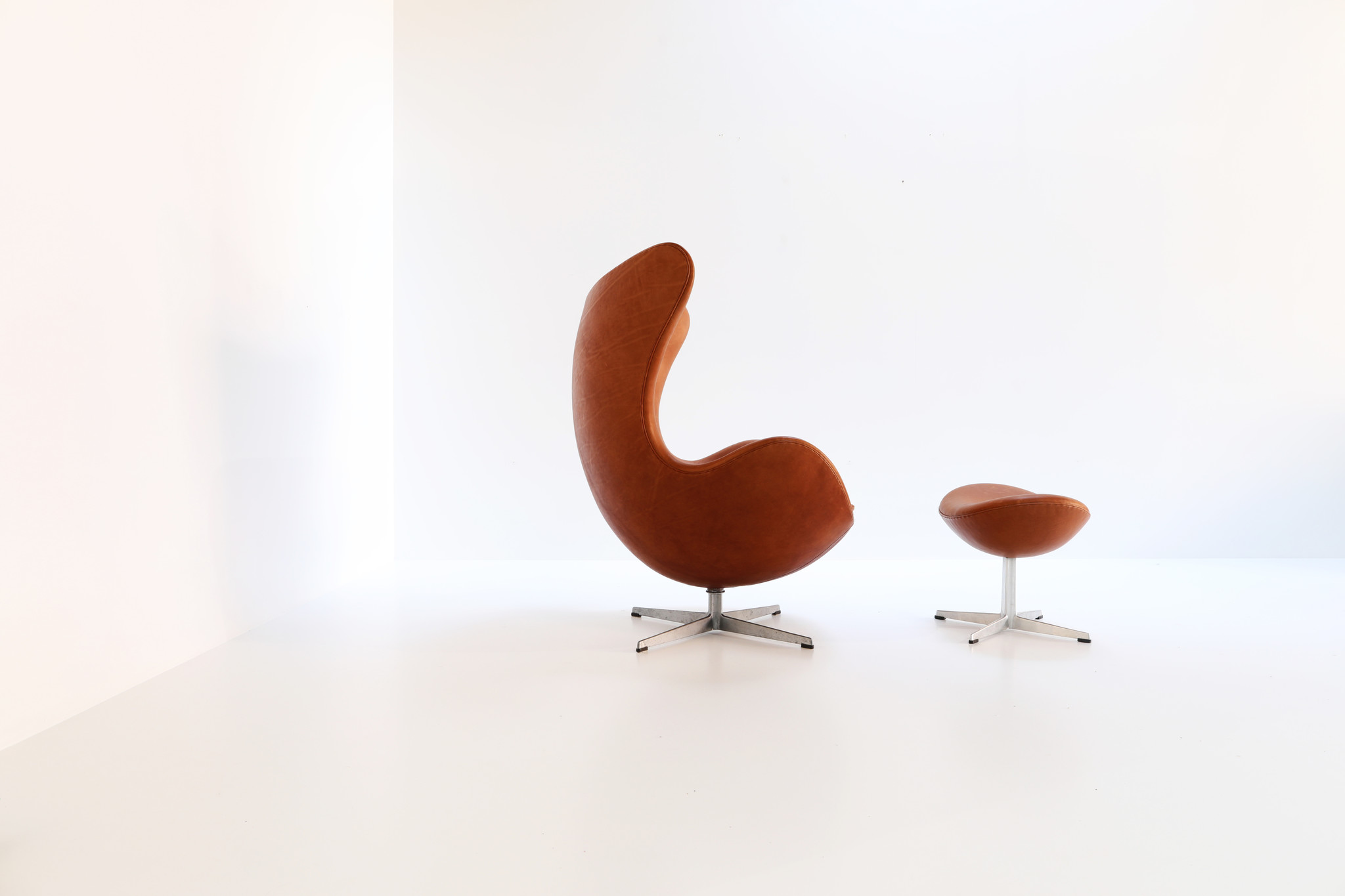 CHAISE OEUFS VINTAGE (Grace) PAR ARNE JACOBSEN POUR FRITZ HANSEN