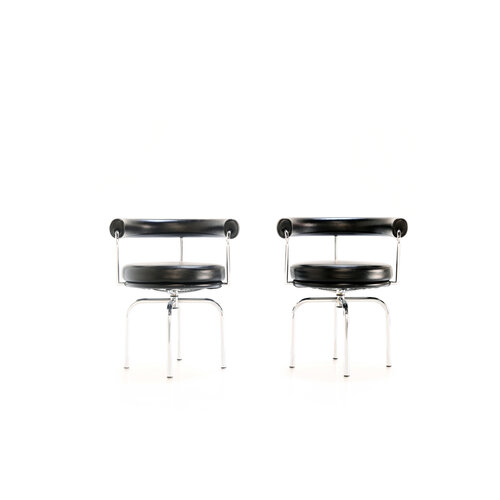 Fauteuils pivotants LC7 Le Corbusier