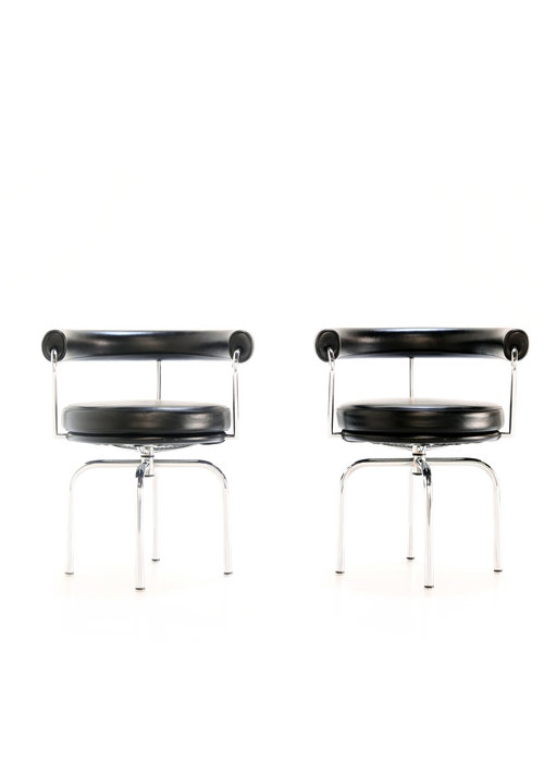 Fauteuils pivotants LC7 Le Corbusier